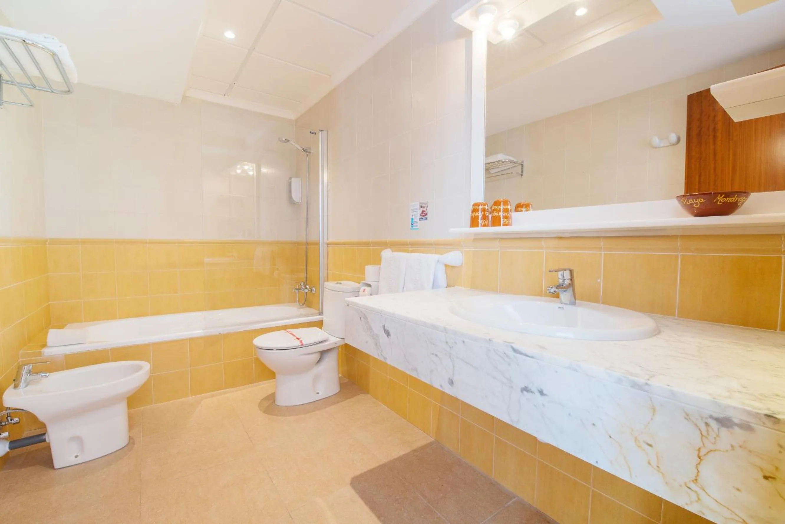 Bathroom in Hotel Playa Mondrago