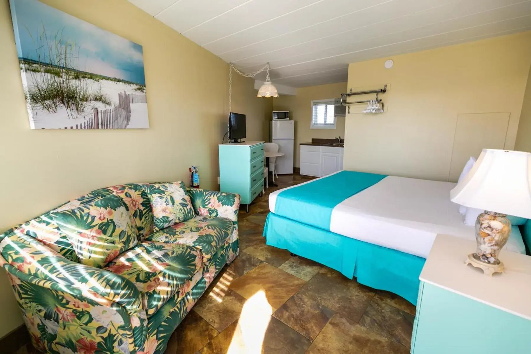 Bed in Aztec Motel Wildwood Crest Beach Bed in Aztec Motel Wildwood Crest Beach