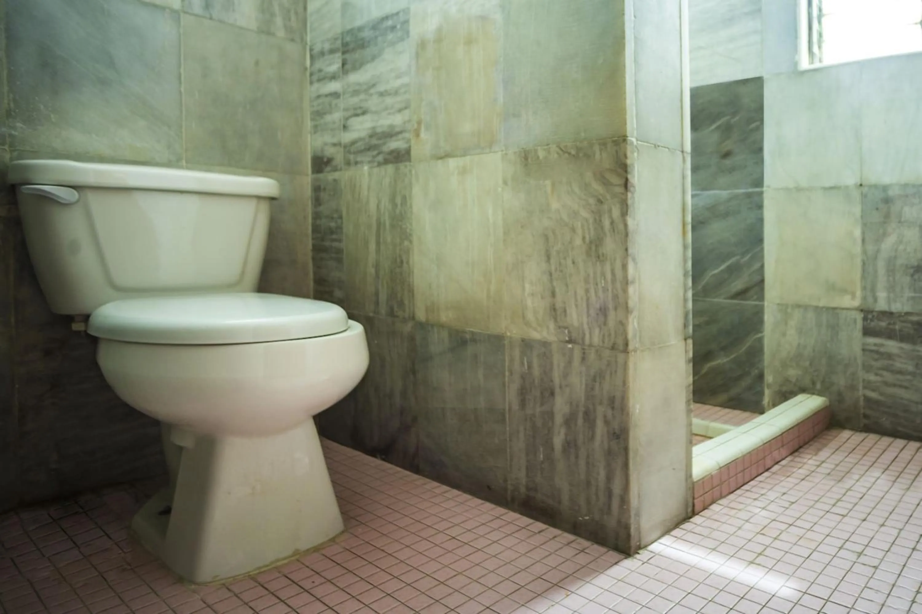 Bathroom in OYO Hotel Oasis, Matehuala