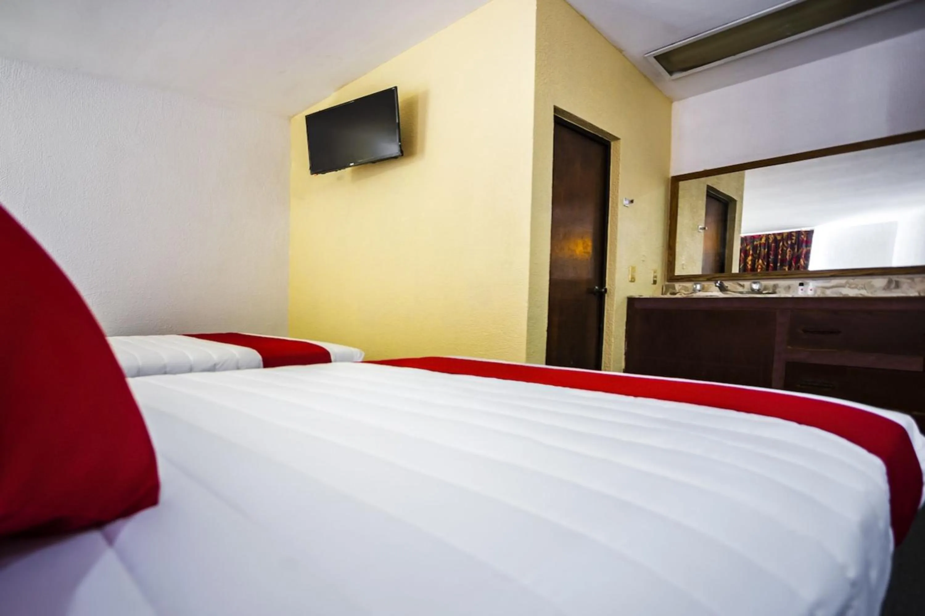 Bedroom, Bed in OYO Hotel Oasis, Matehuala