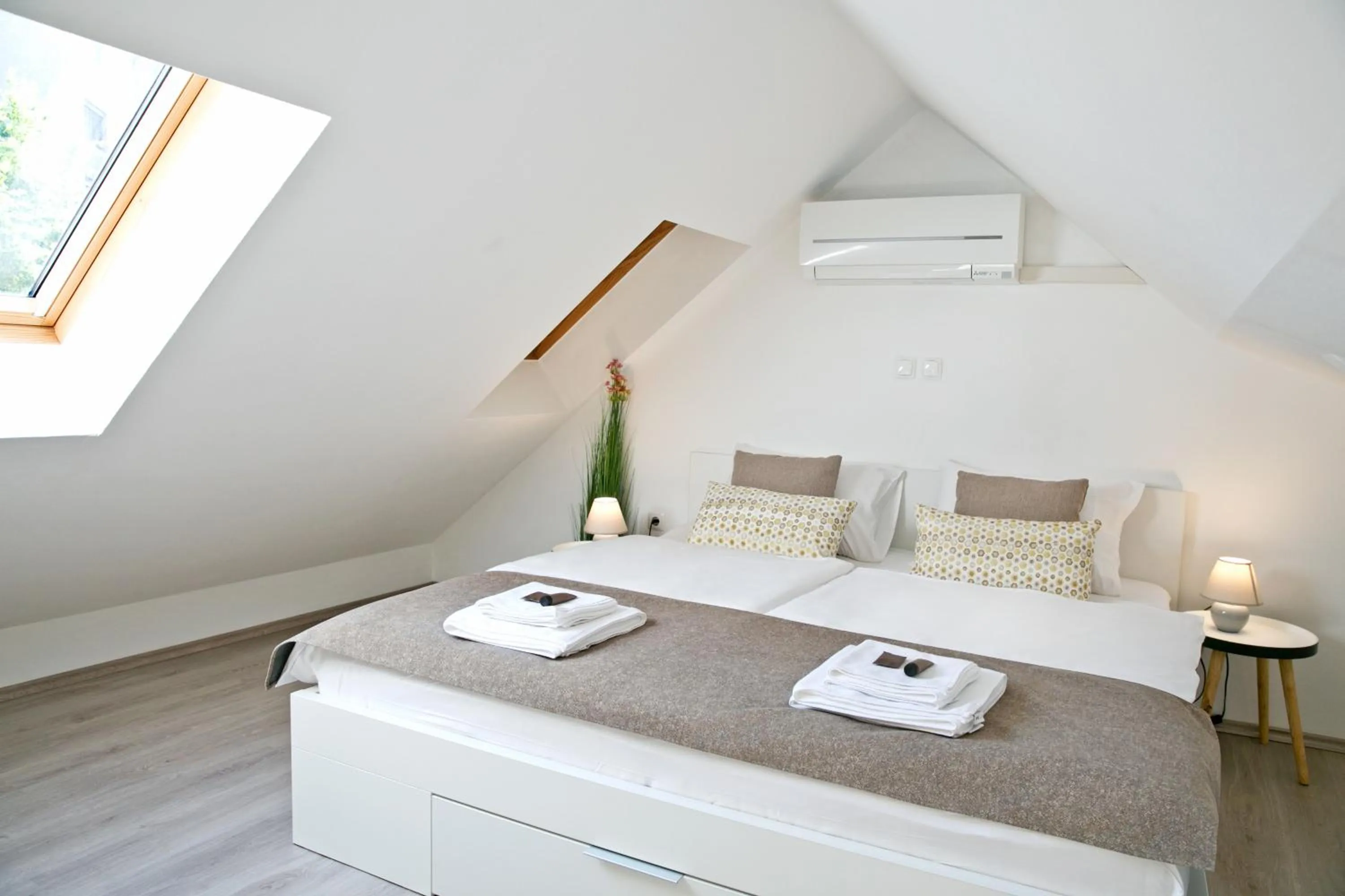 Bed in Apartments Hiša Pod Gradom