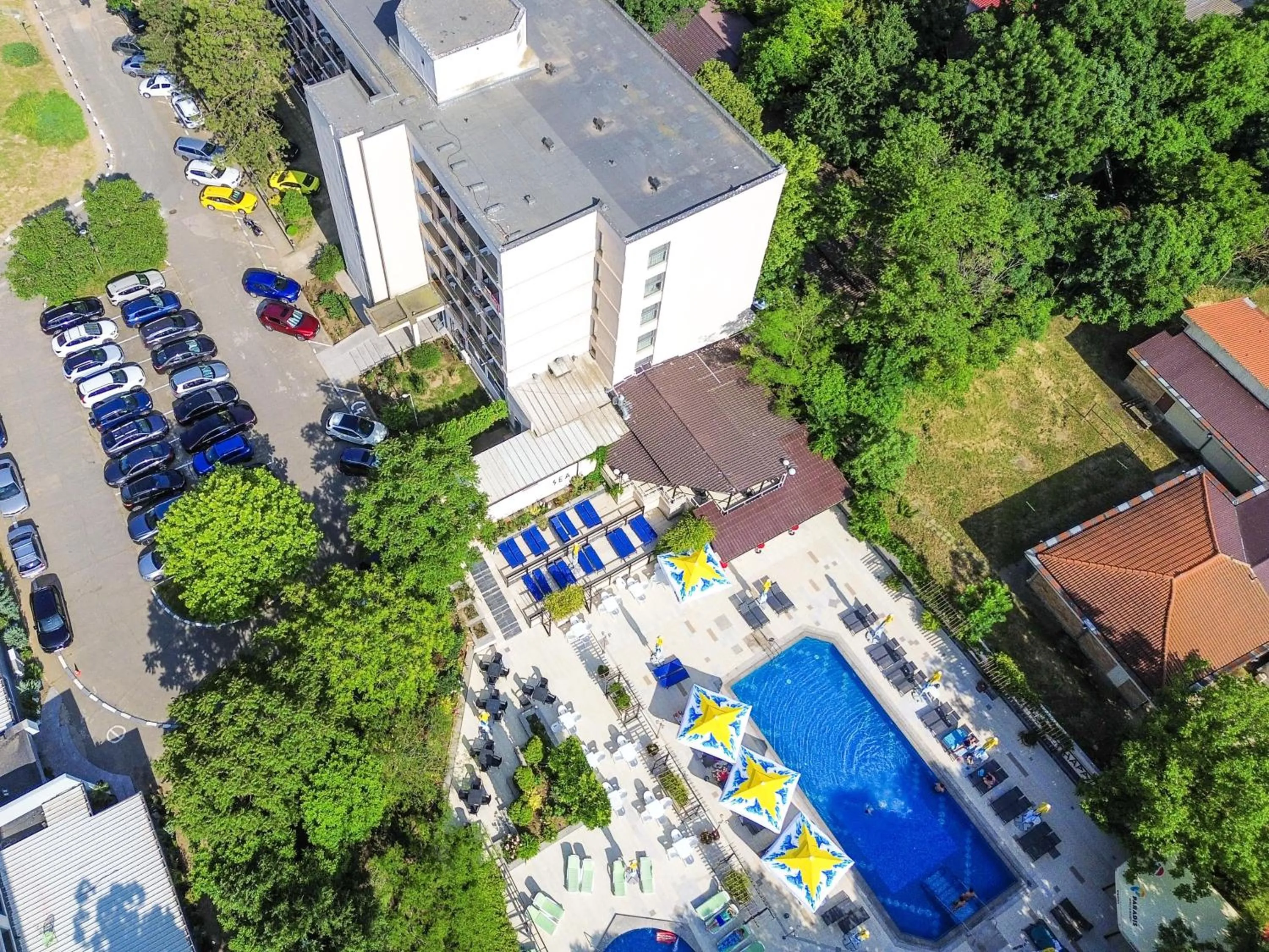 Property building in Hotel Recif