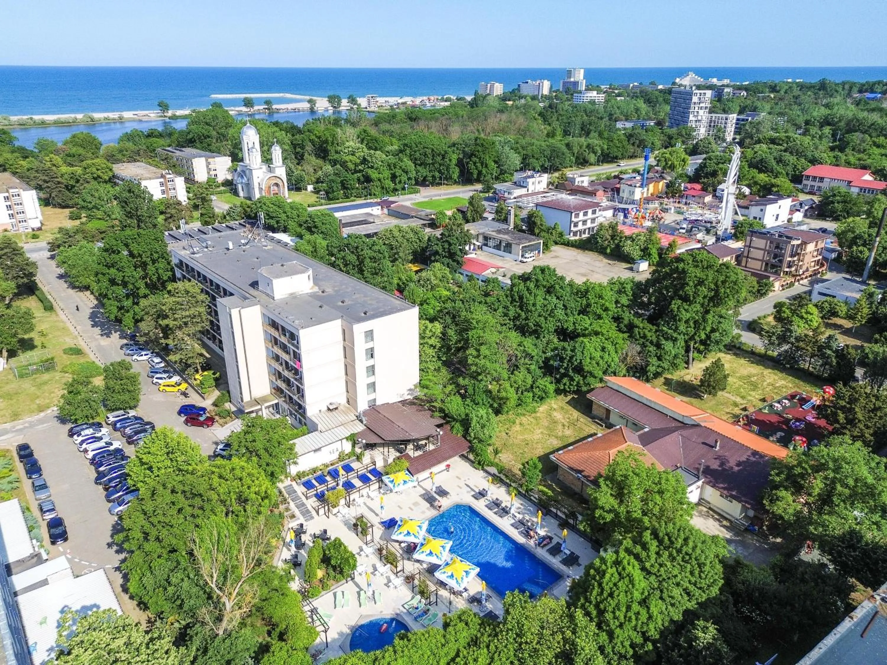 Property building in Hotel Recif