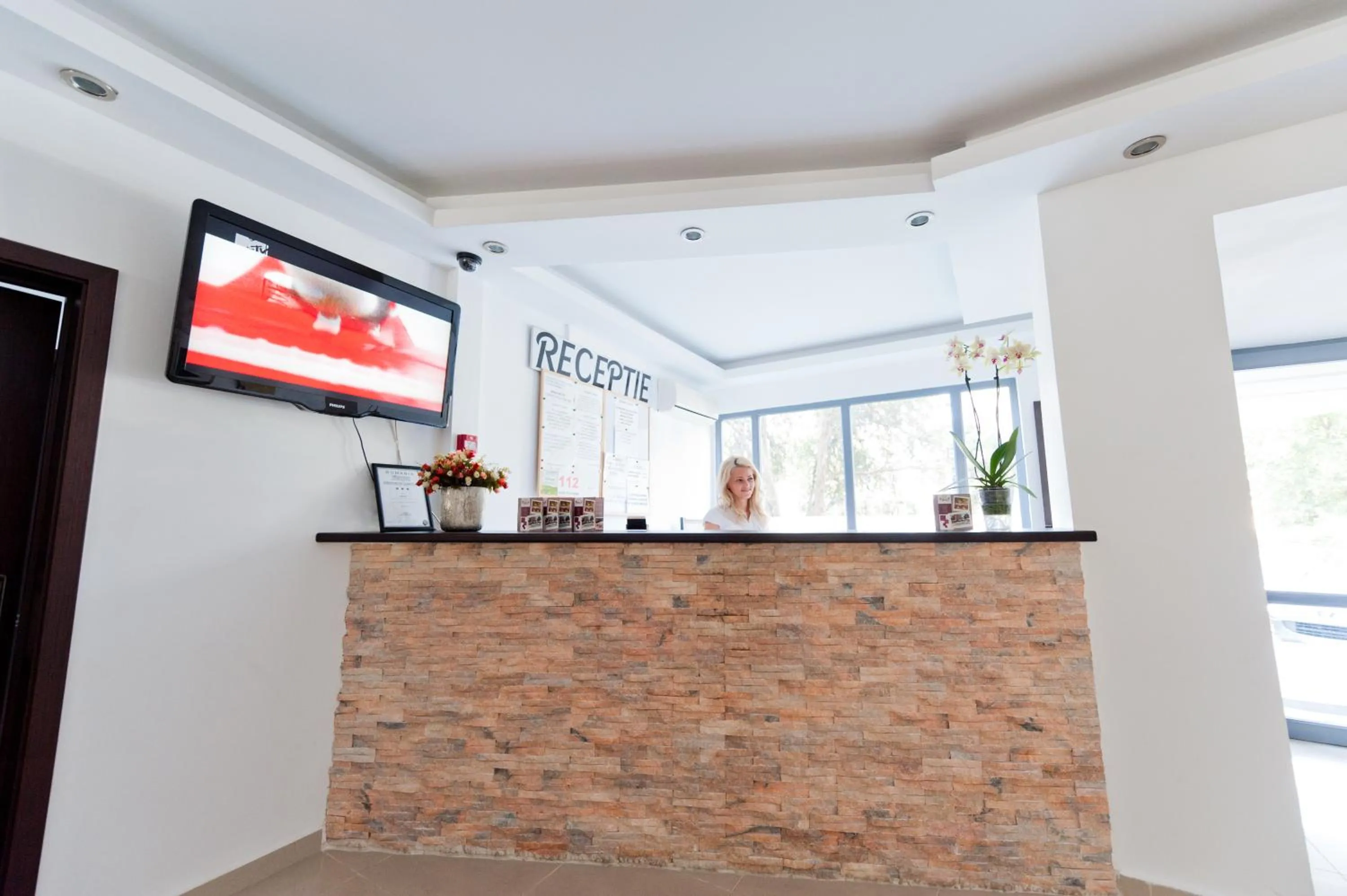 TV and multimedia in Hotel Recif
