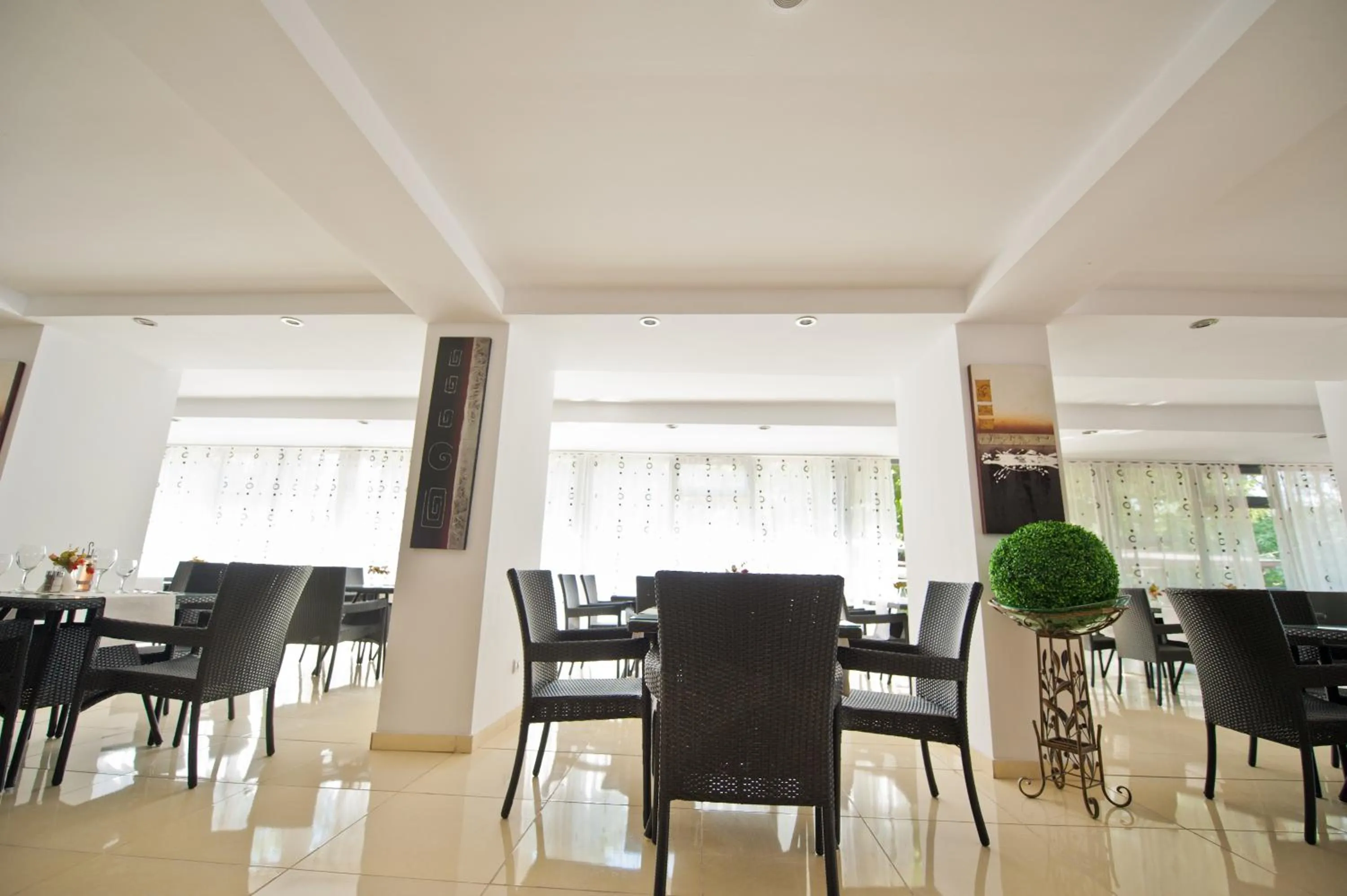 Restaurant/places to eat in Hotel Recif
