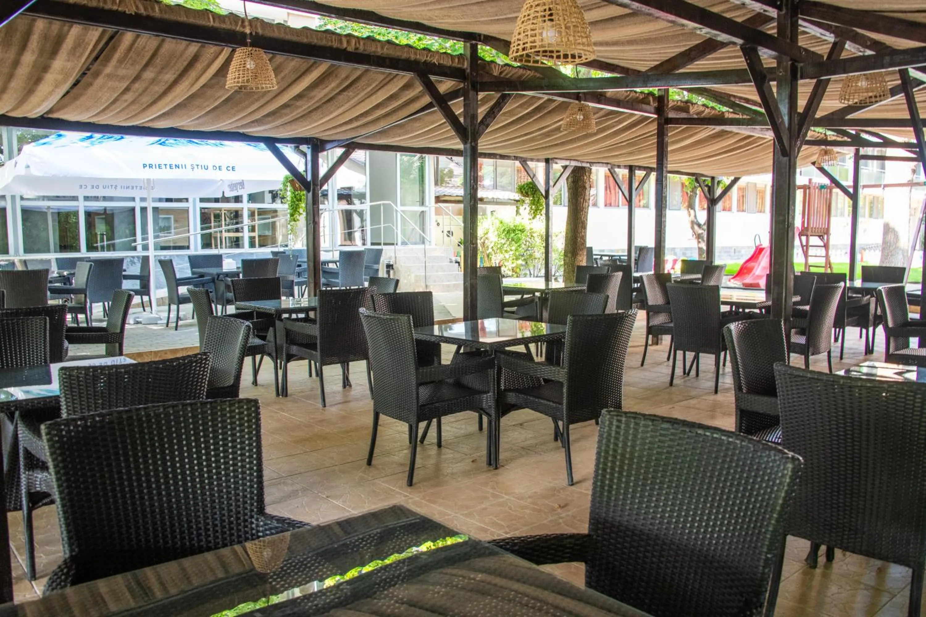 Restaurant/places to eat in Hotel Recif