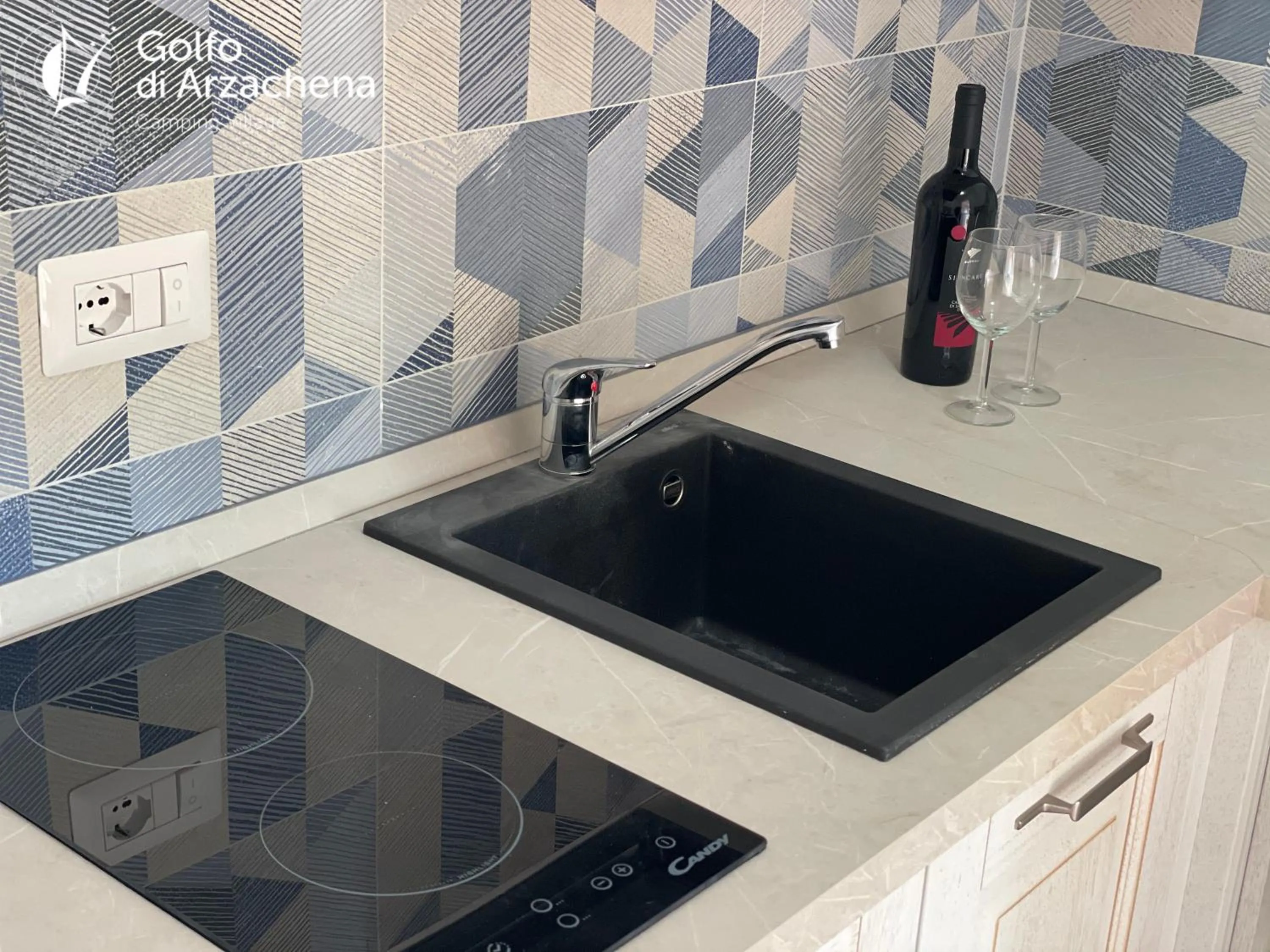 Kitchen or kitchenette in Villaggio Camping Golfo di Arzachena