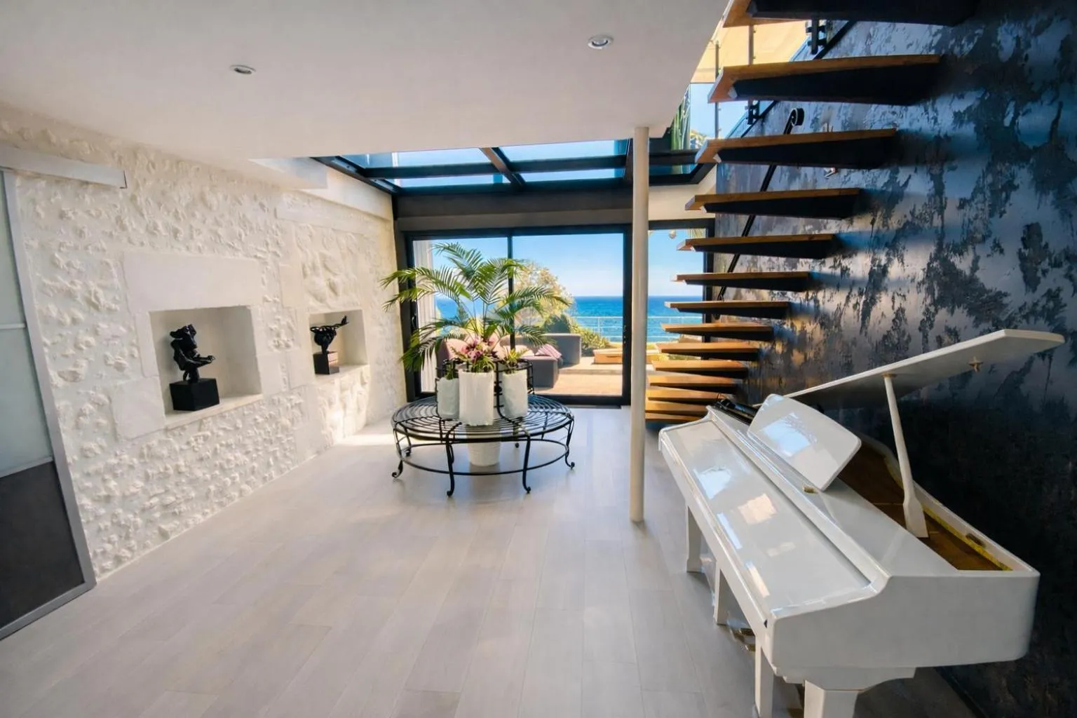 Communal lounge/ TV room in Villa le dauphin Meschers 4 étoiles vu Mer