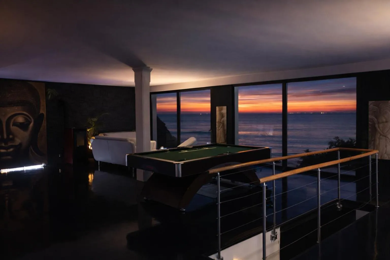 Billiard in Villa le dauphin Meschers 4 étoiles vu Mer