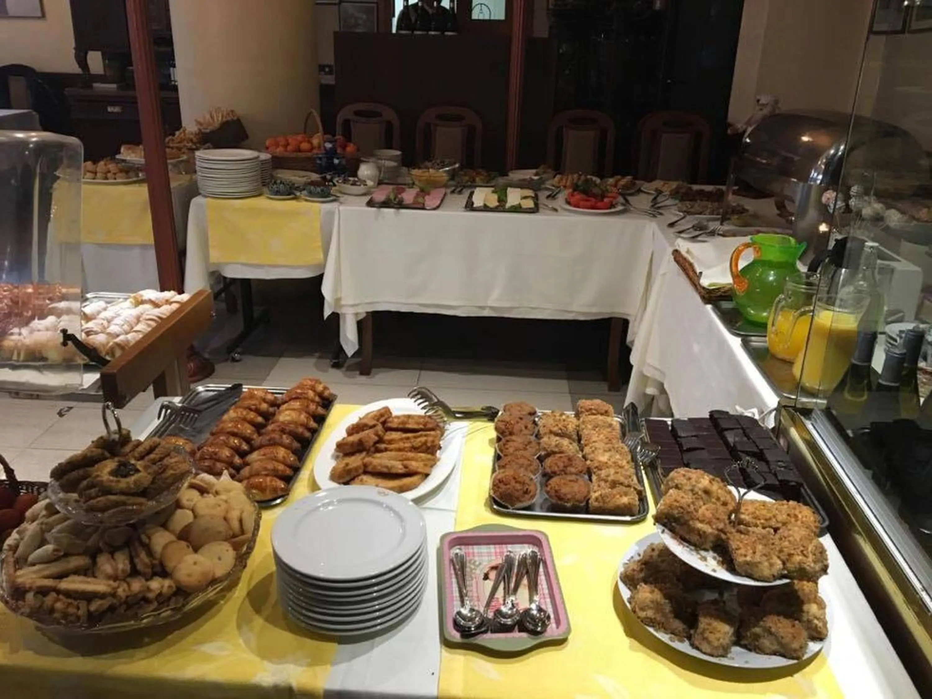 Buffet breakfast in Hotel Irisa