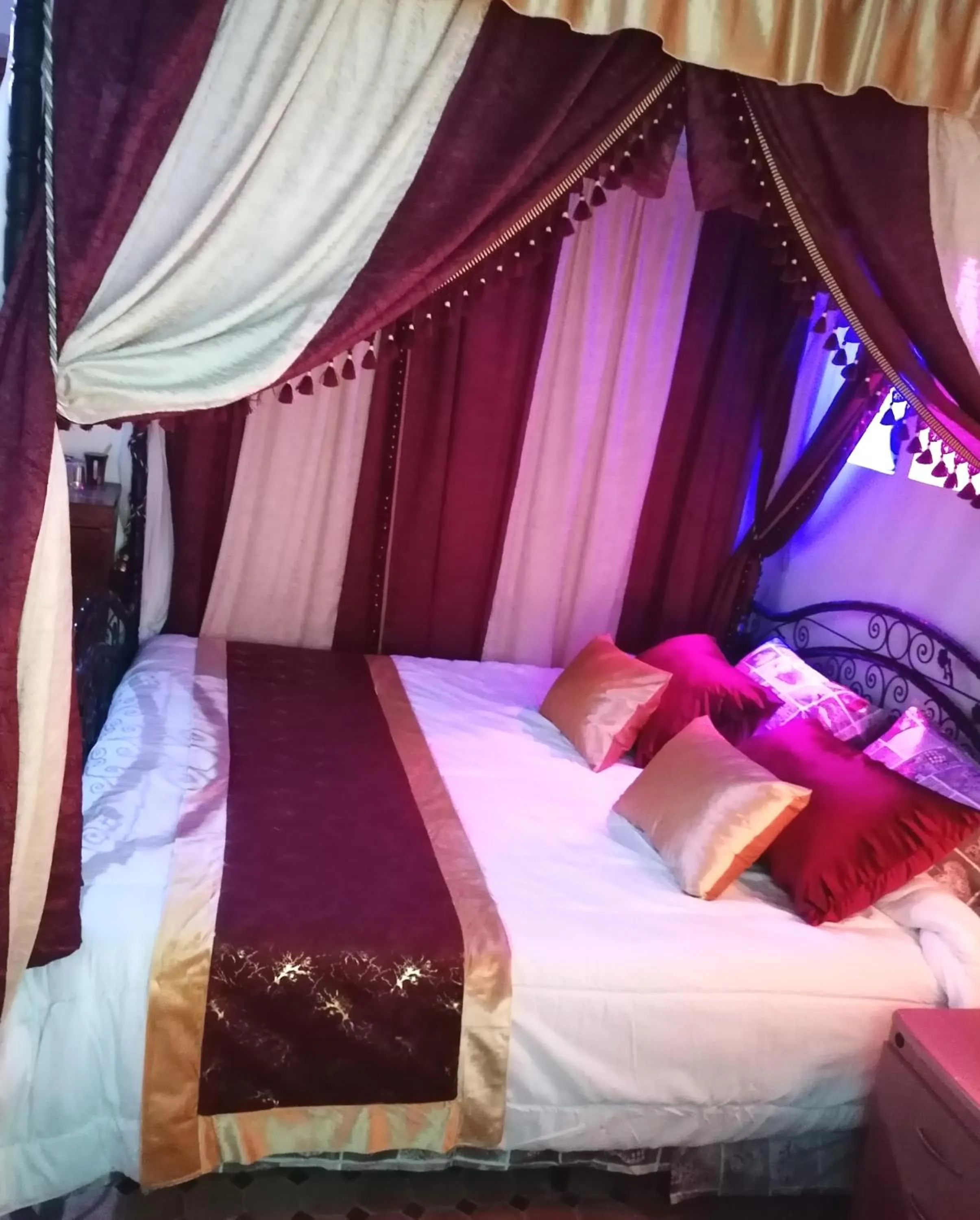 Bed in Al Andaloussiya Diyafa