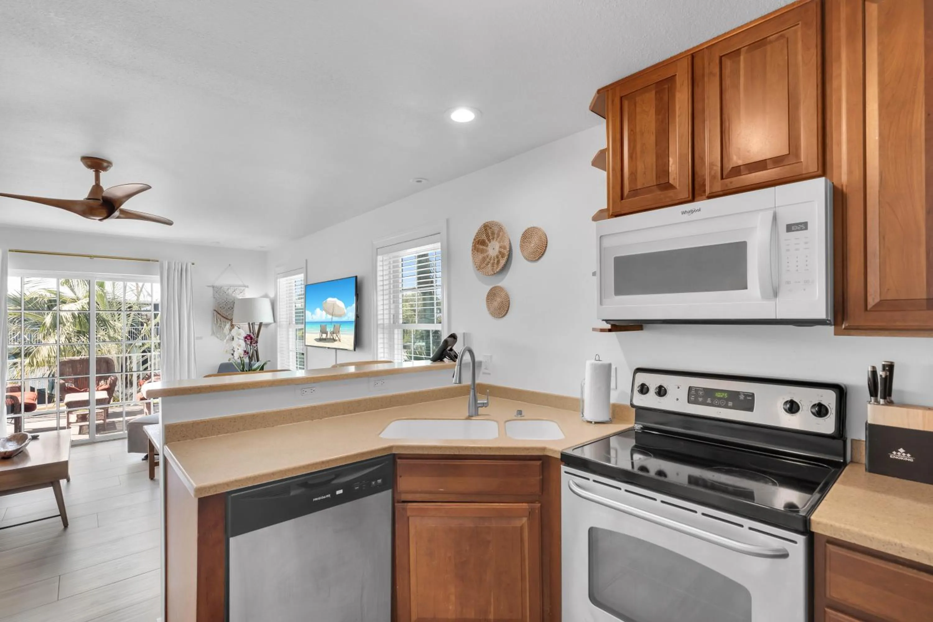 Kitchen or kitchenette in Lime Tree Bay Resort