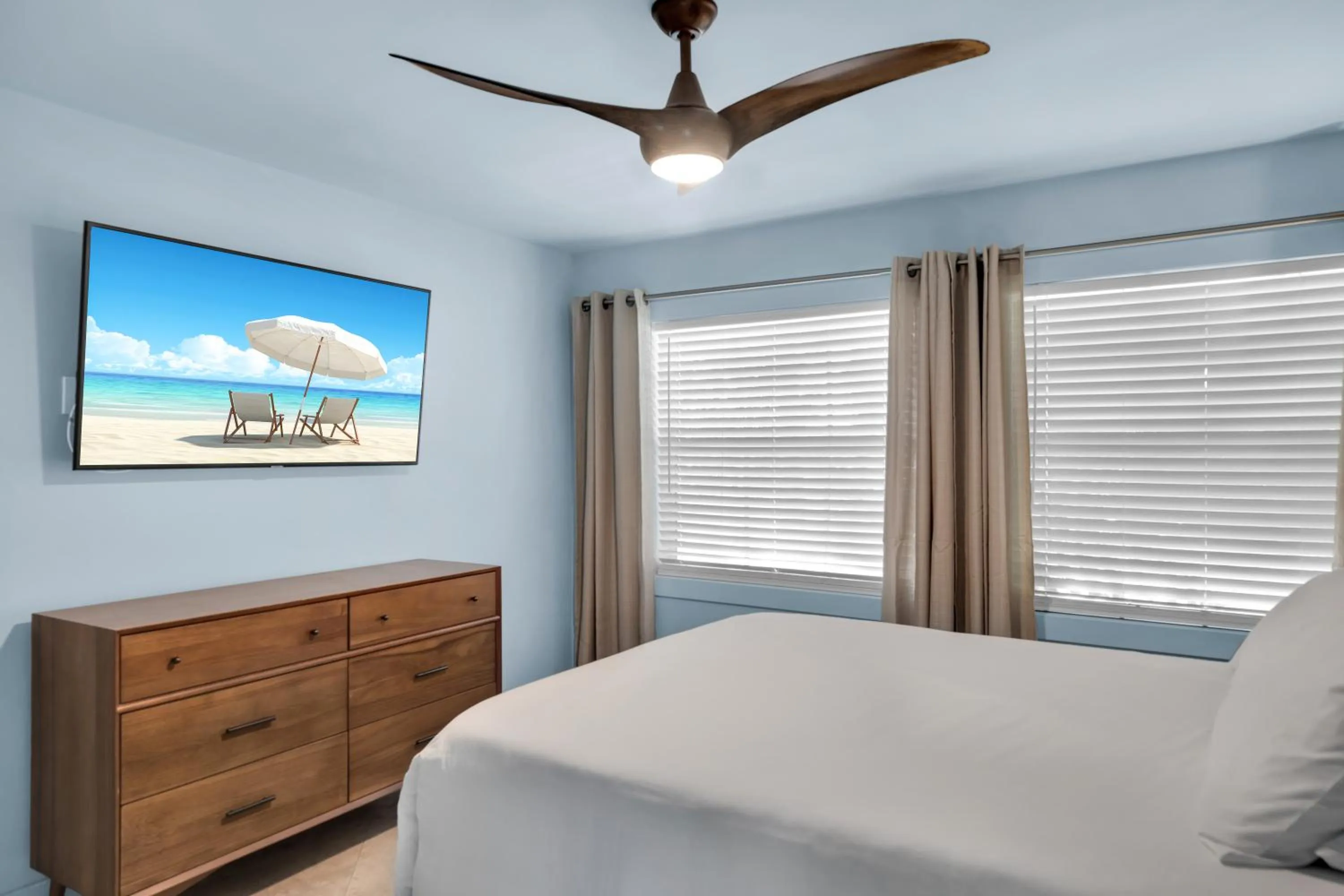 Bedroom, Bed in Lime Tree Bay Resort