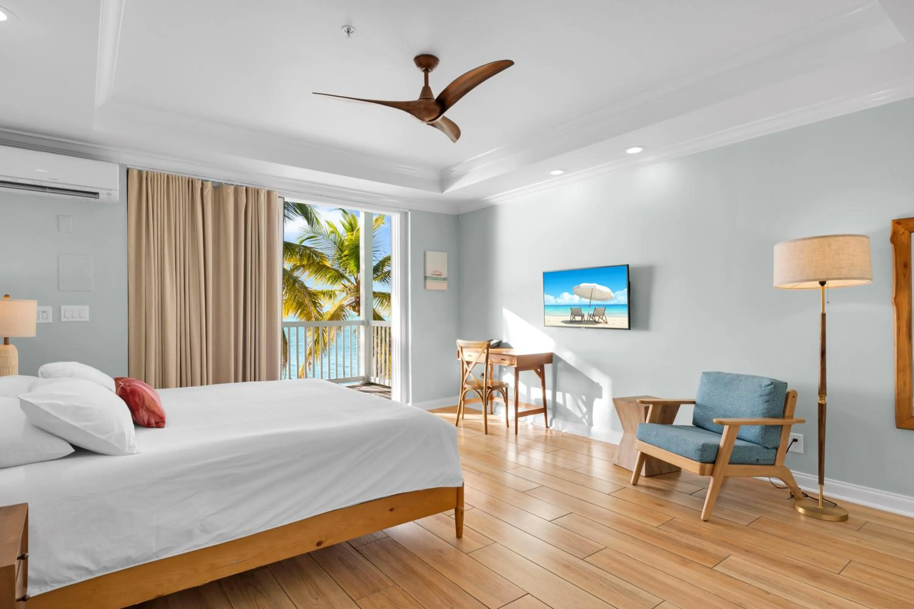 Bedroom, Bed in Lime Tree Bay Resort
