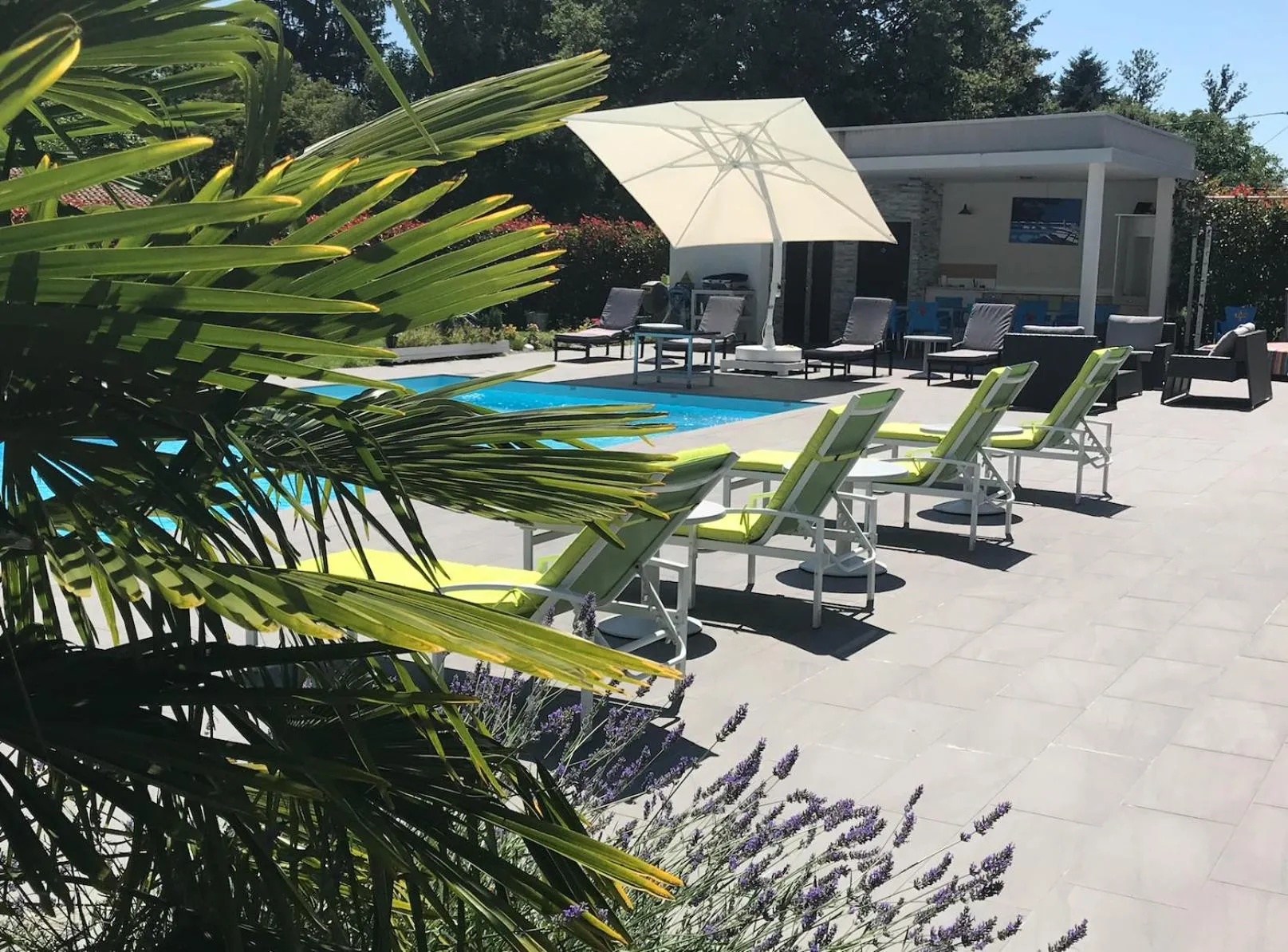 Patio in Domaine Georges V