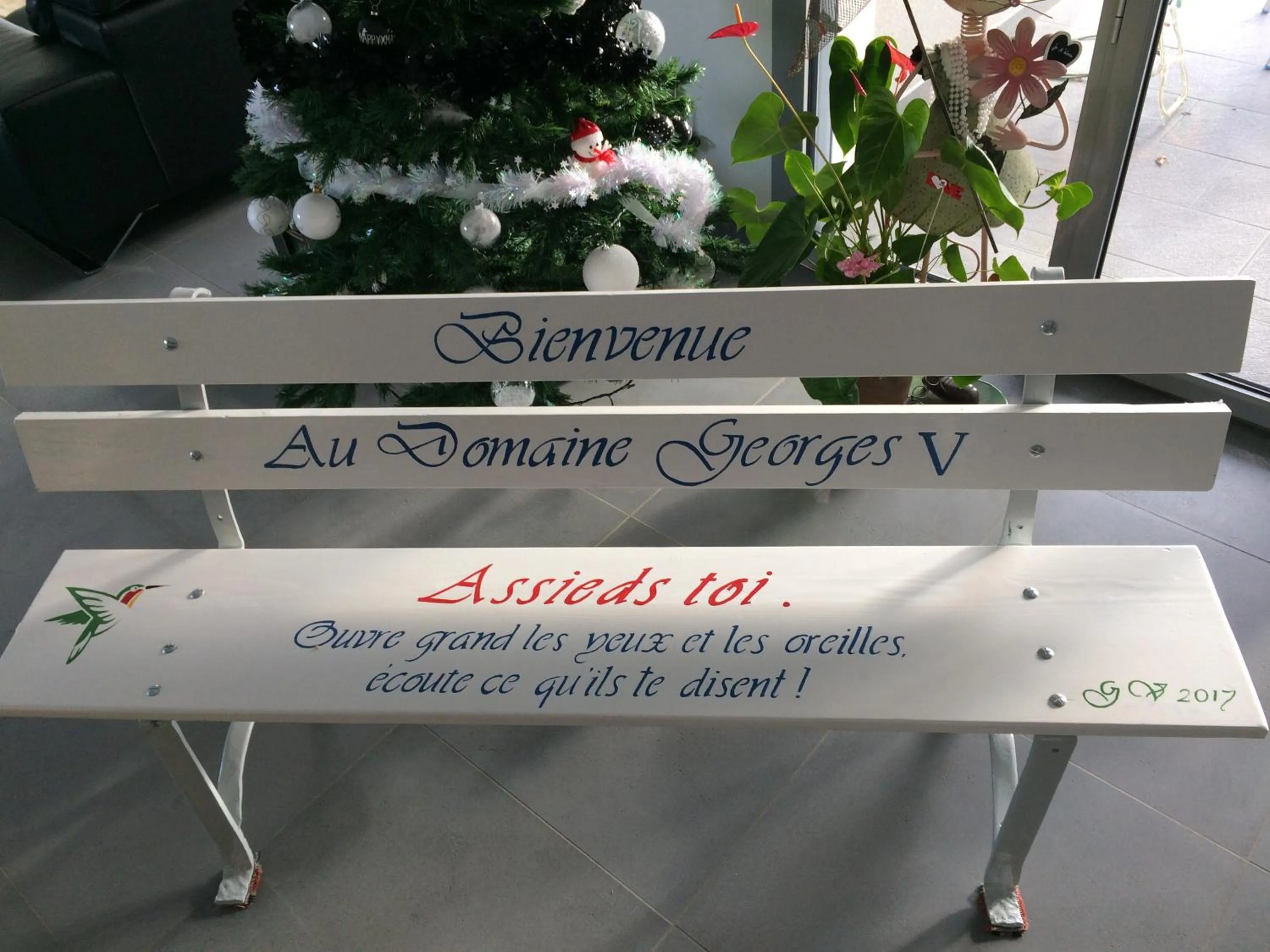 Property logo or sign in Domaine Georges V