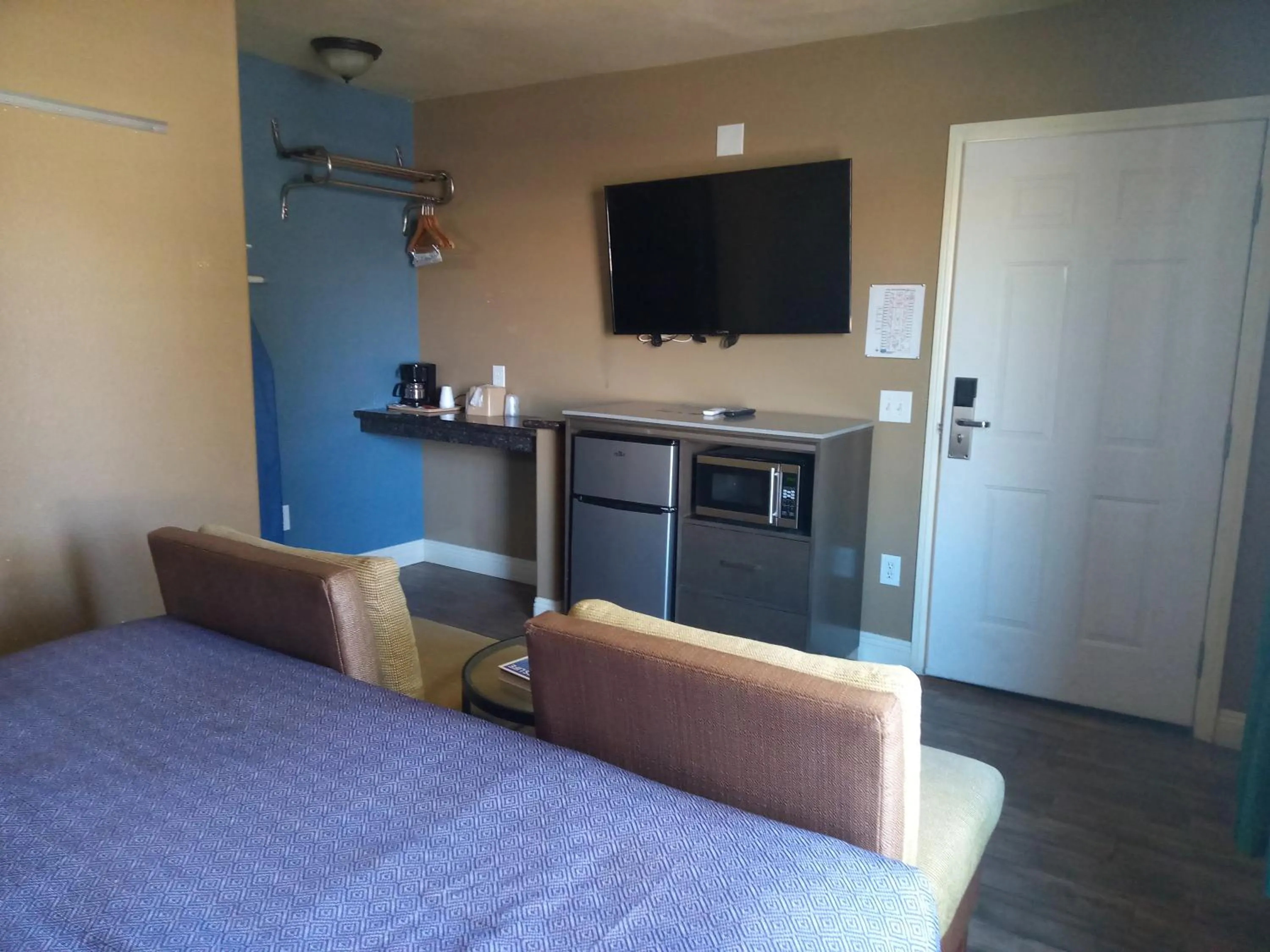 Bed in Rodeway Inn near Coachella