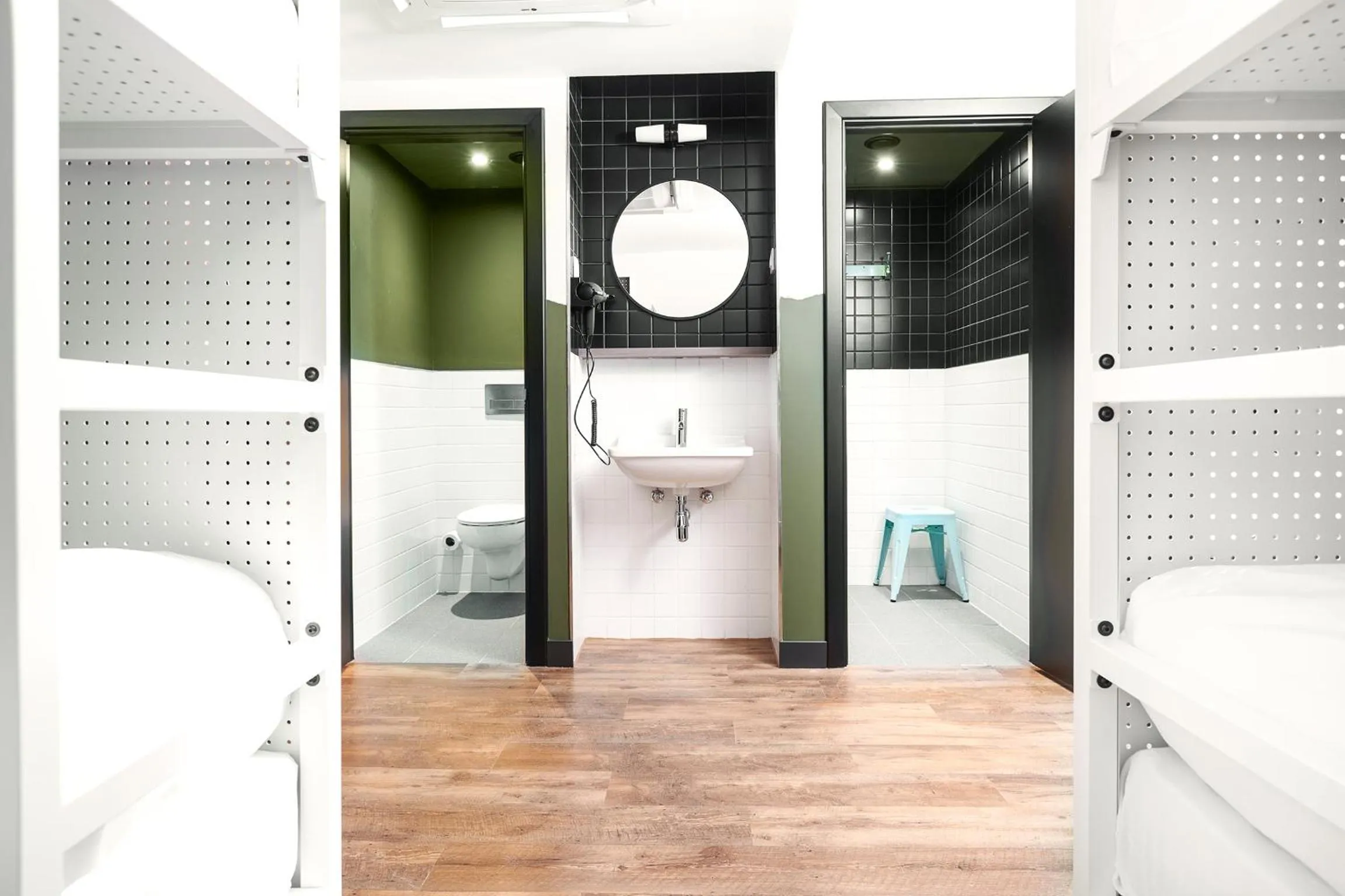 Bathroom in Generator Madrid