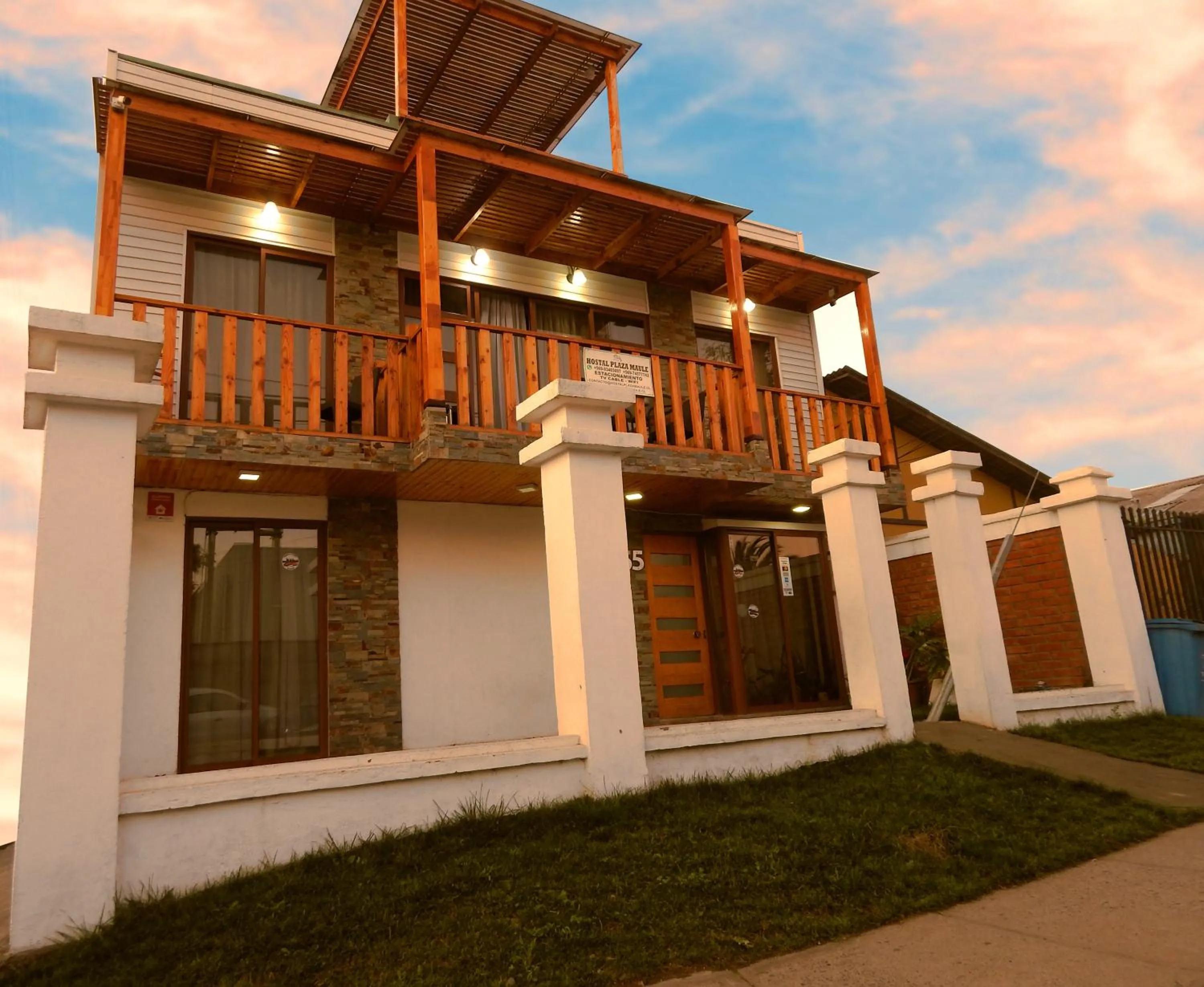 Property building in Hostal Plaza Maule
