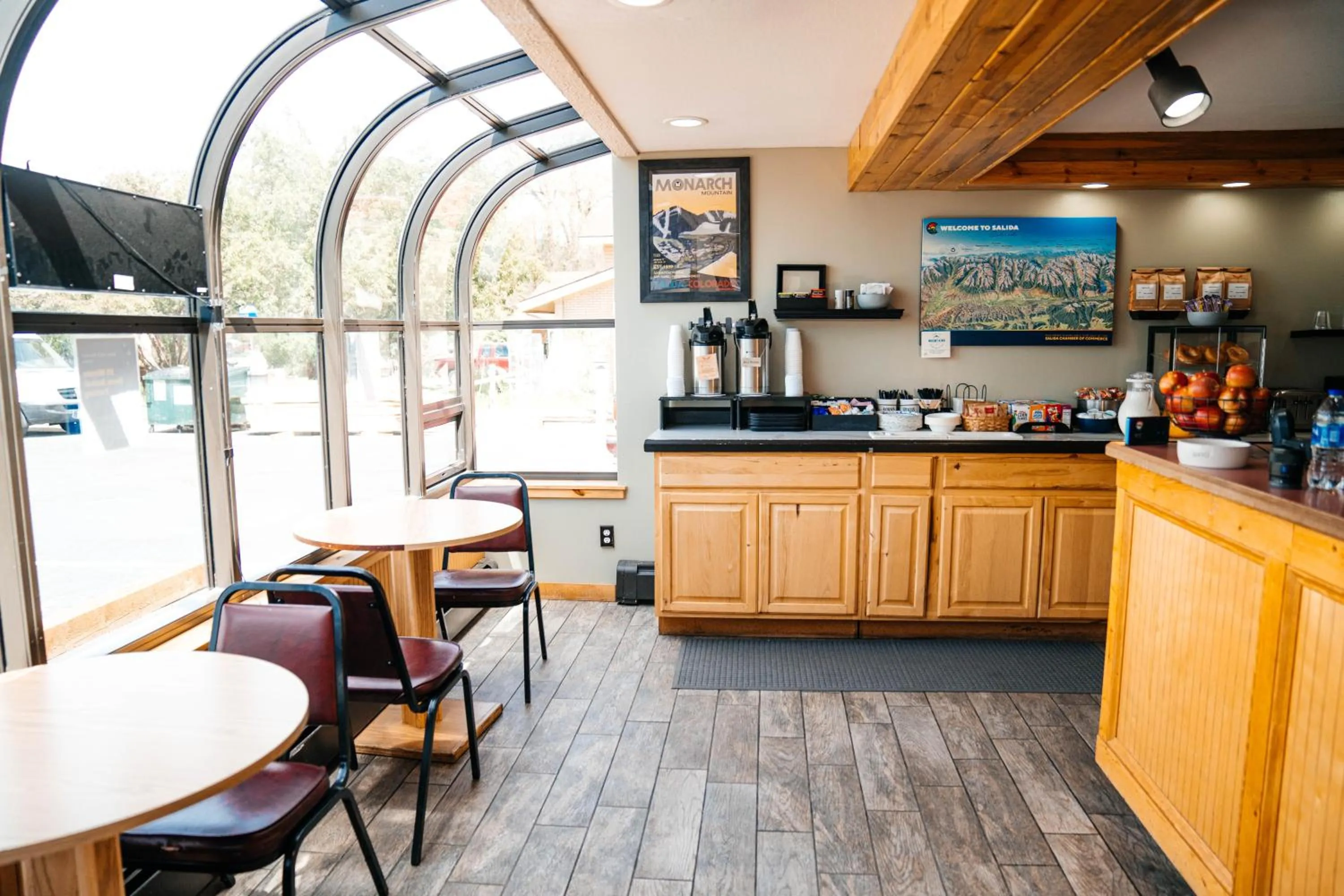 Breakfast in Salida Inn & Monarch Suites