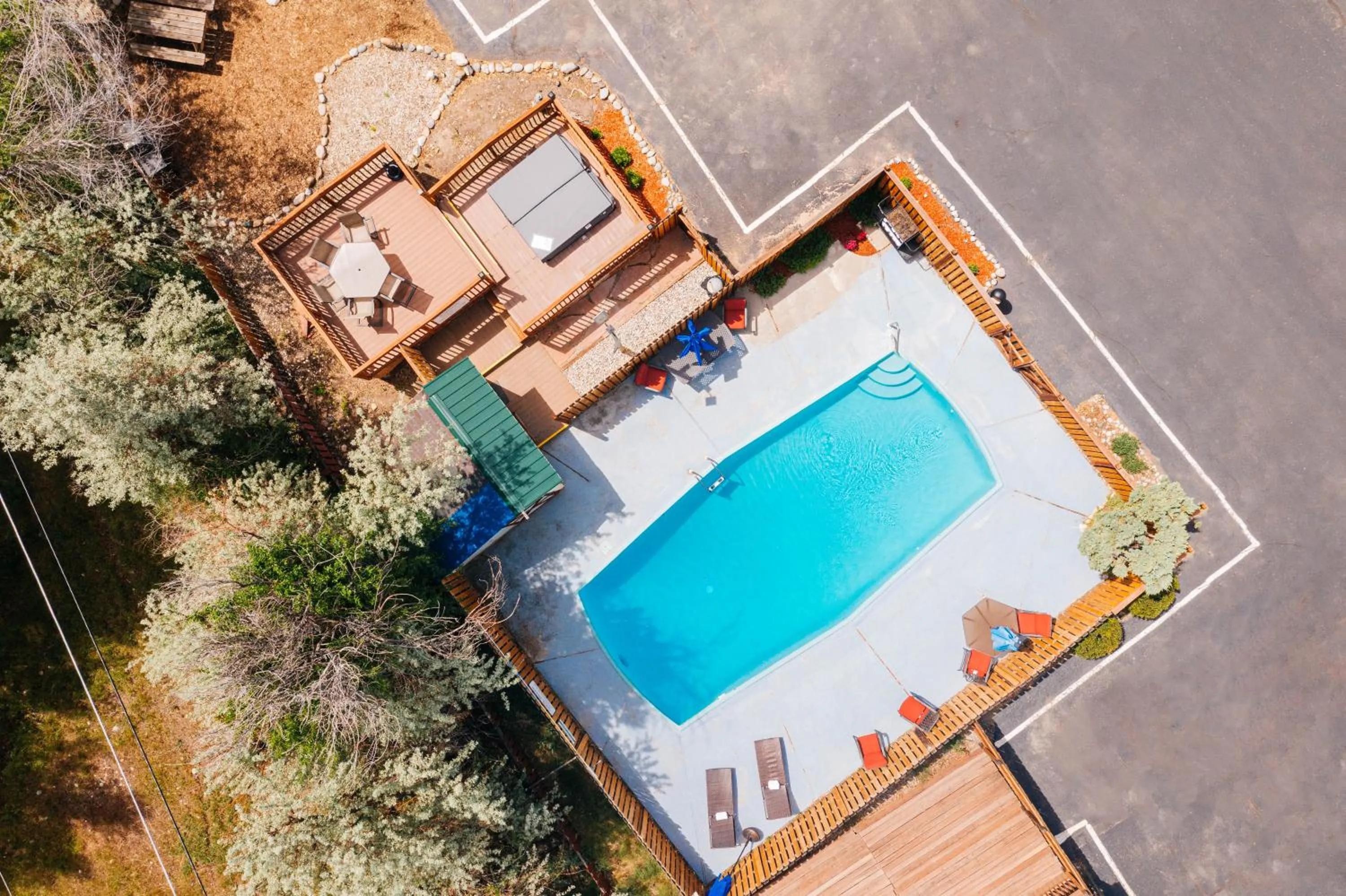 Swimming pool in Salida Inn & Monarch Suites