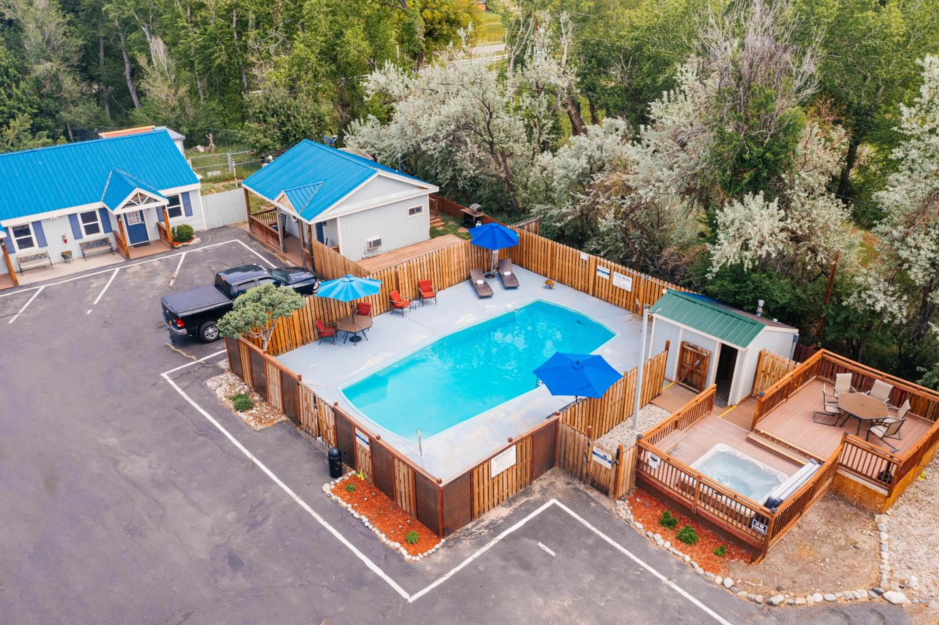 Swimming pool in Salida Inn & Monarch Suites