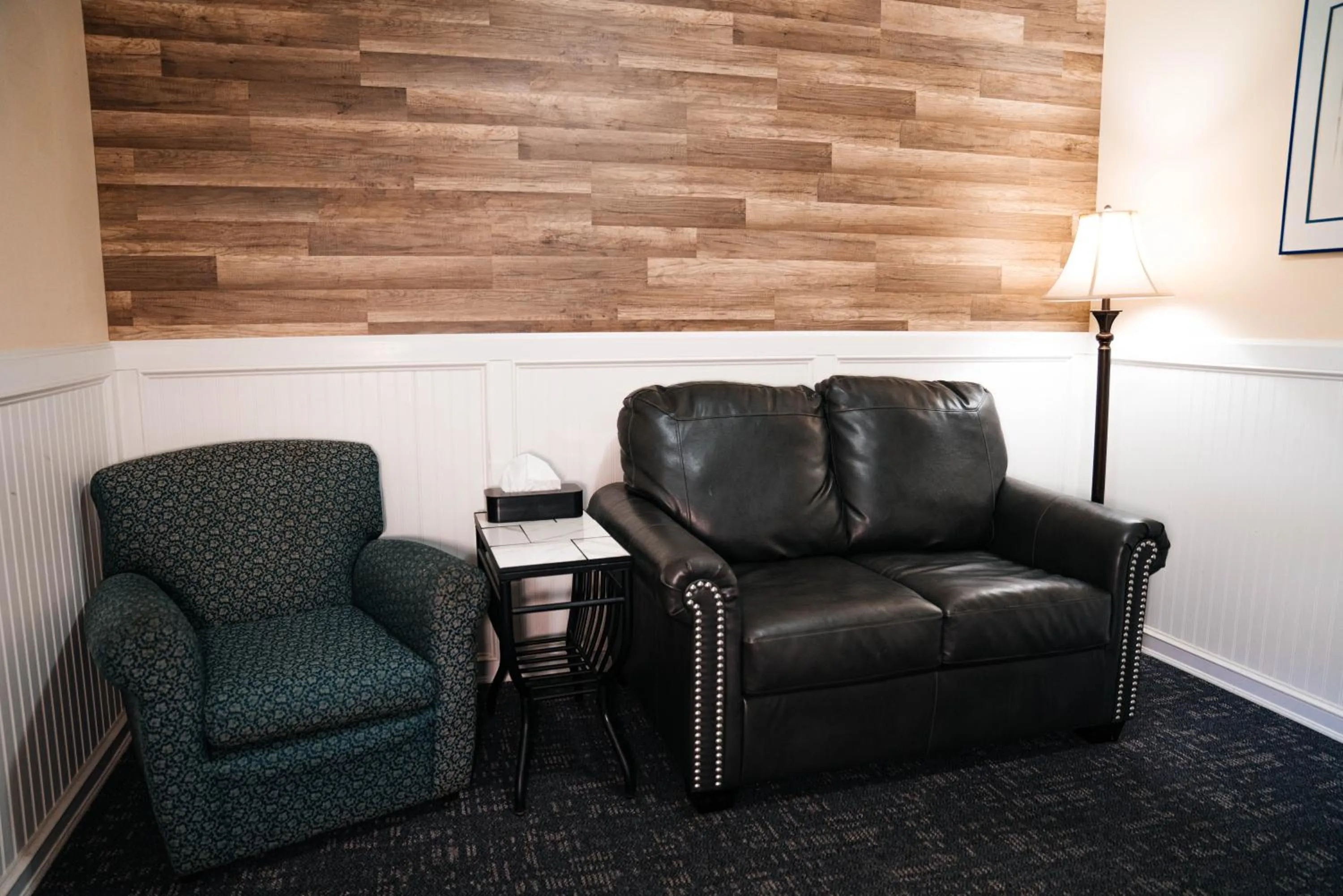 Seating area in Salida Inn & Monarch Suites