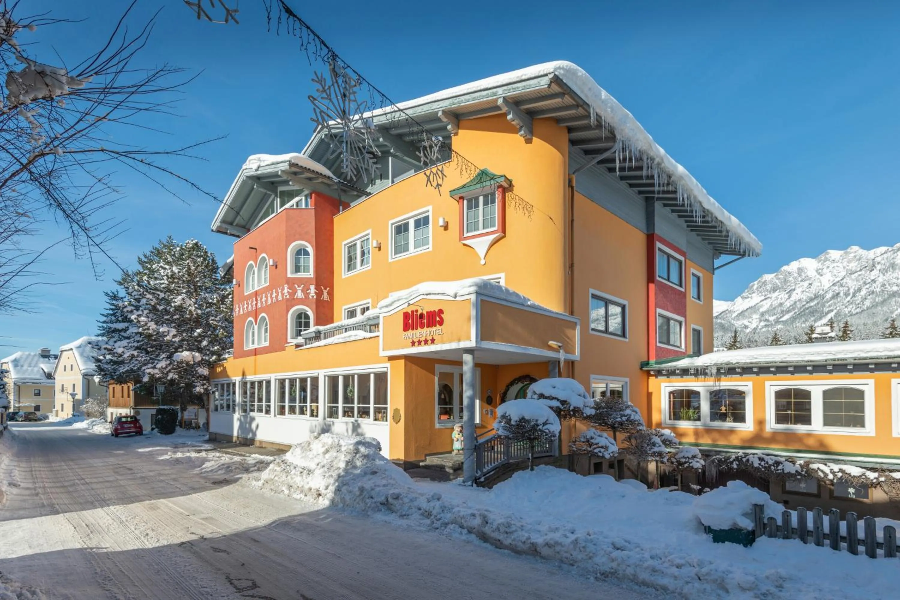 Property building in Bliem's Familienhotel