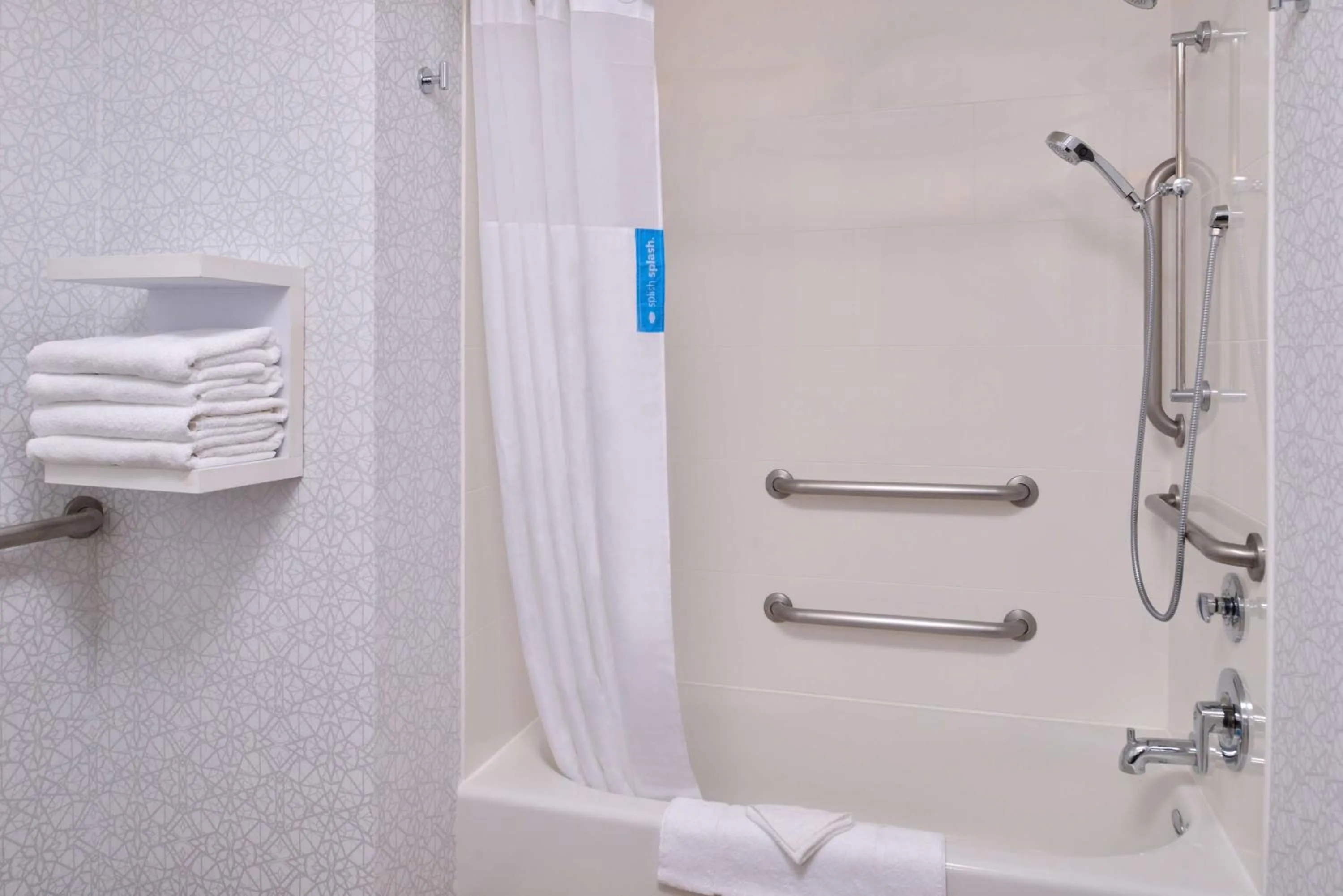 Bathroom in Hampton Inn & Suites Boise/Spectrum