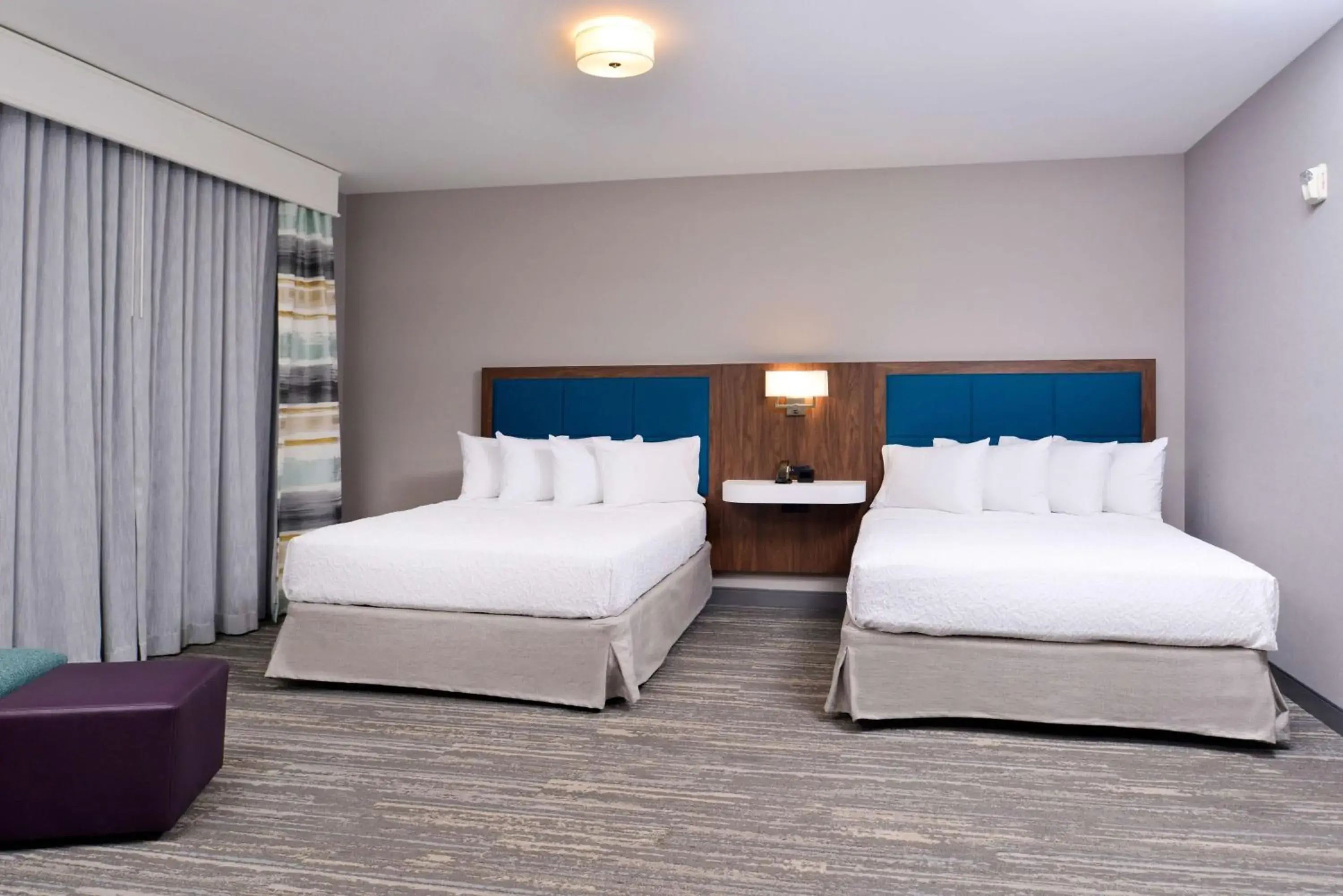 Suite with Two Queen Beds and Bath Tub - Mobility and Hearing Access/Non-Smoking in Hampton Inn & Suites Boise/Spectrum Suite with Two Queen Beds and Bath Tub - Mobility and Hearing Access/Non-Smoking in Hampton Inn & Suites Boise/Spectrum