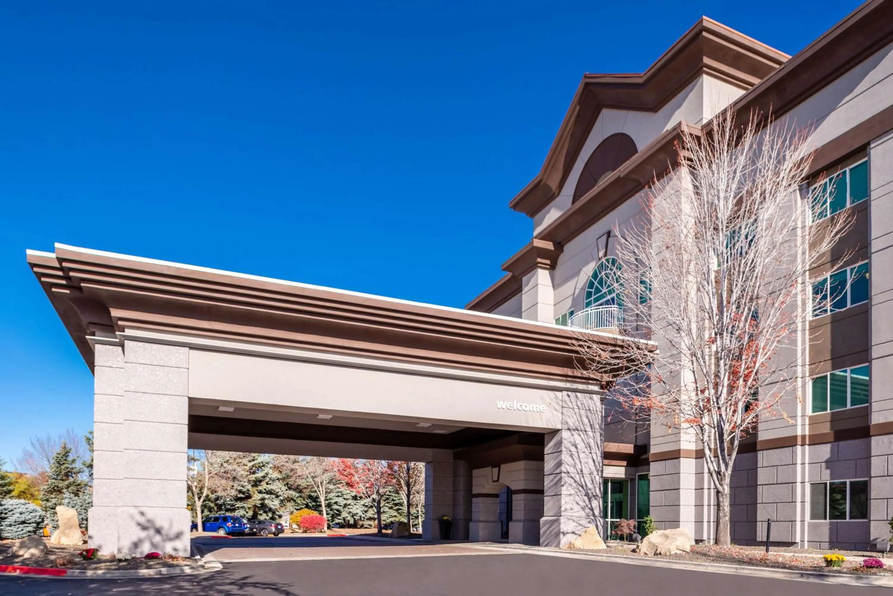 Property building in Hampton Inn & Suites Boise/Spectrum