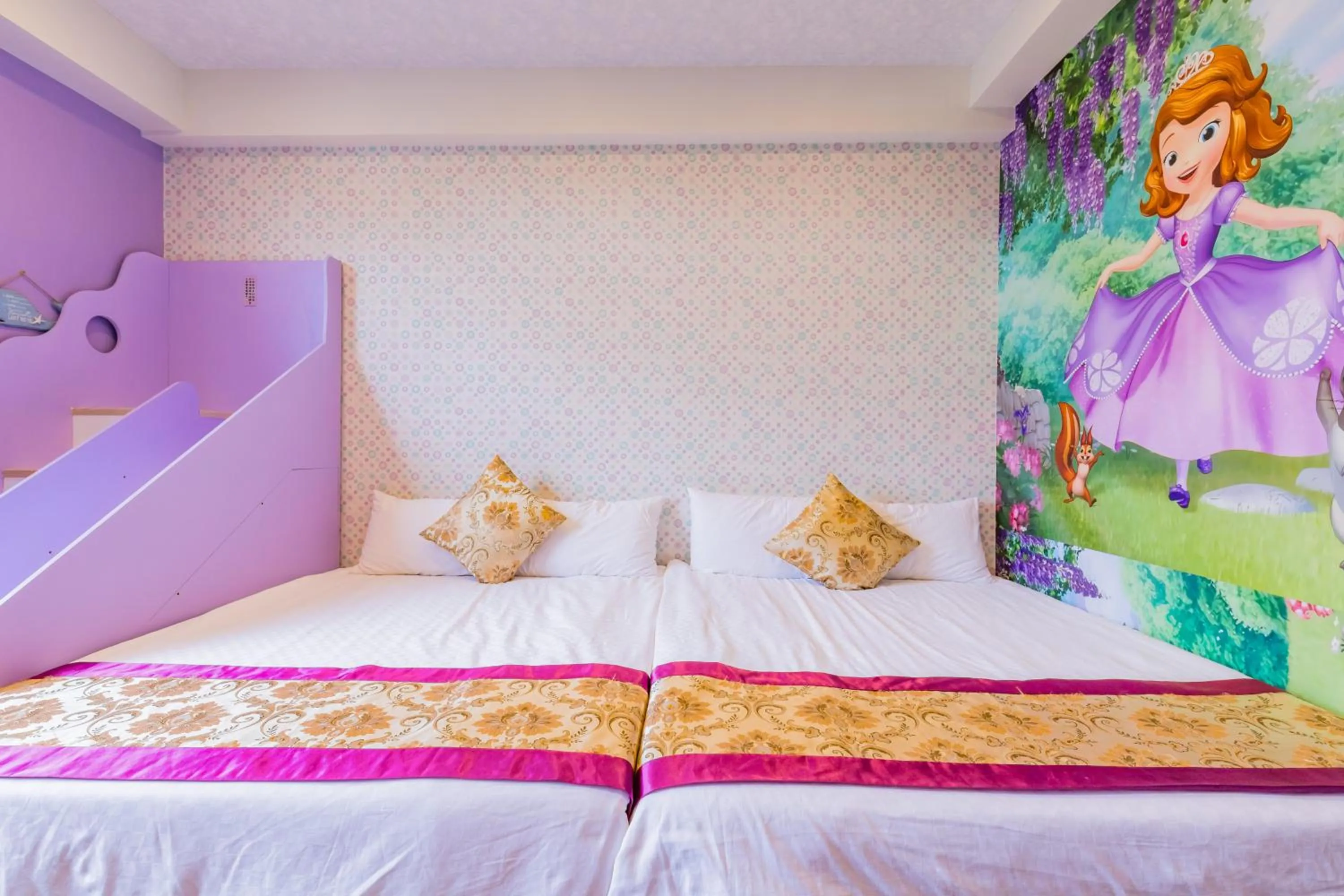 Bedroom in The Hide Bed and breakfast