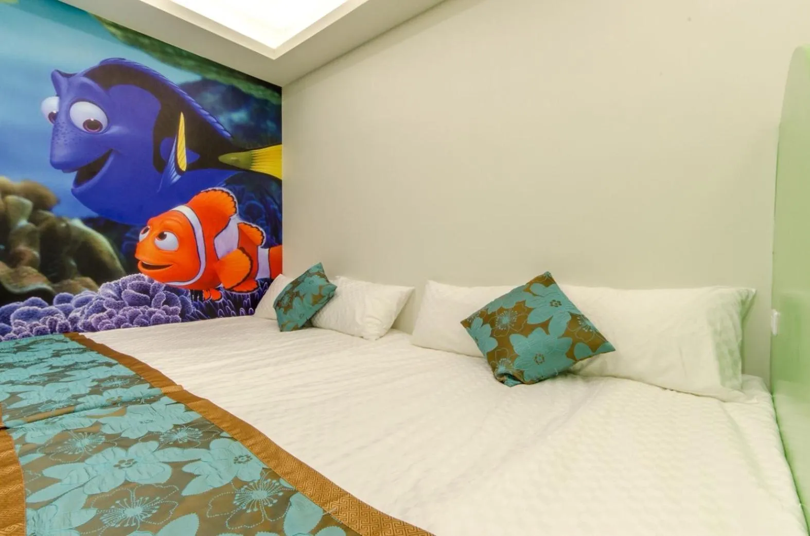 Bed in The Hide Bed and breakfast