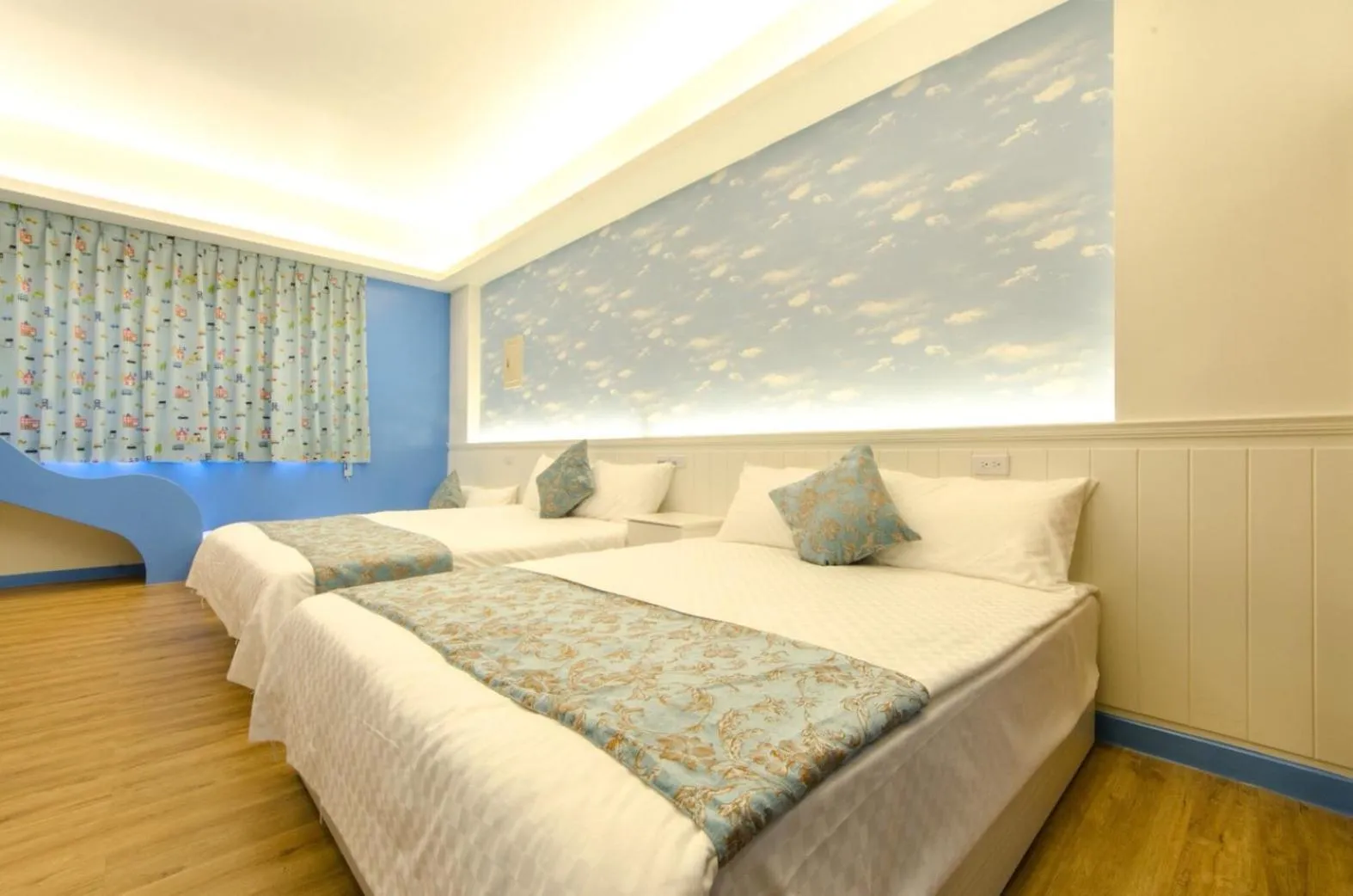 Bed in The Hide Bed and breakfast