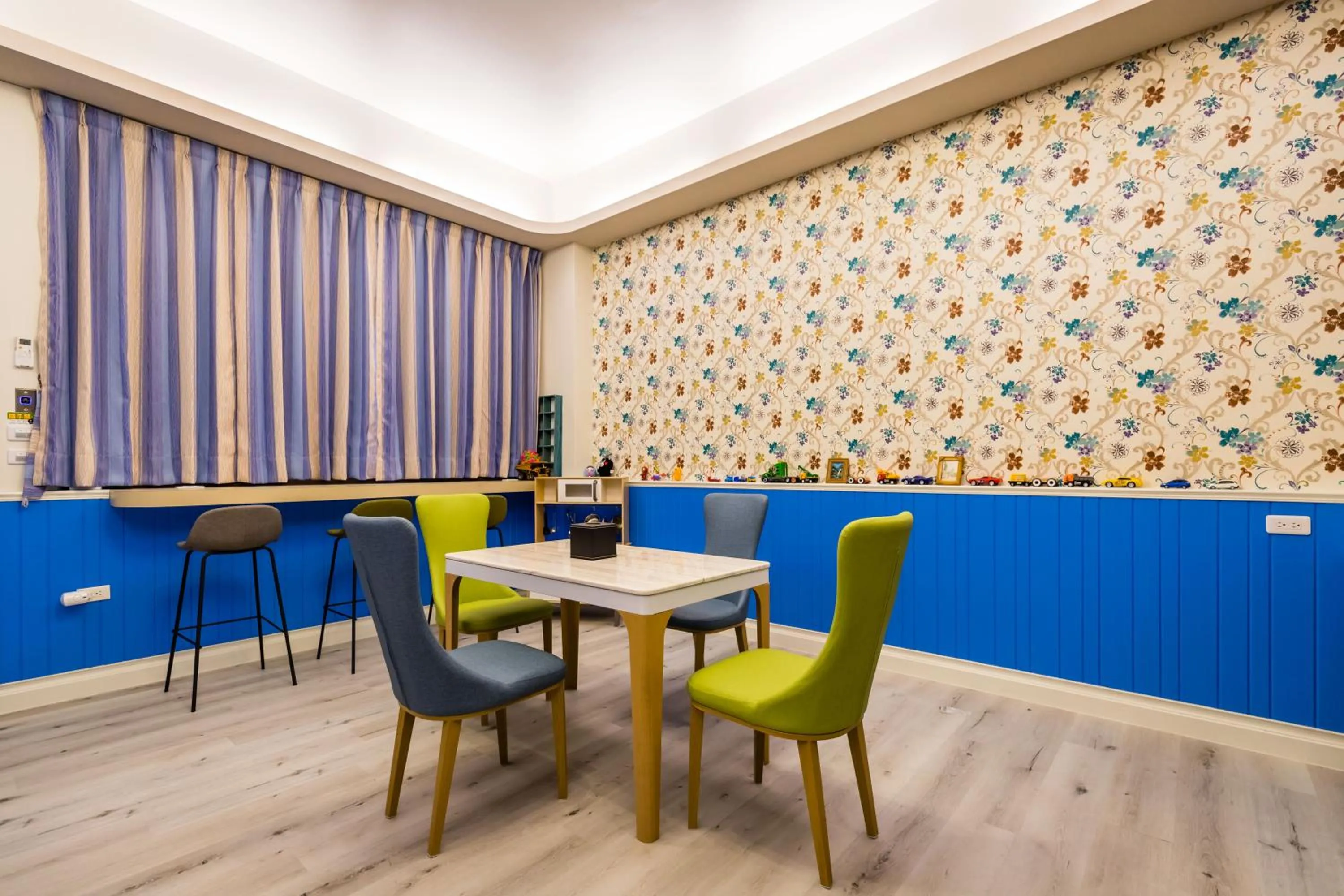 Dining area in The Hide Bed and breakfast