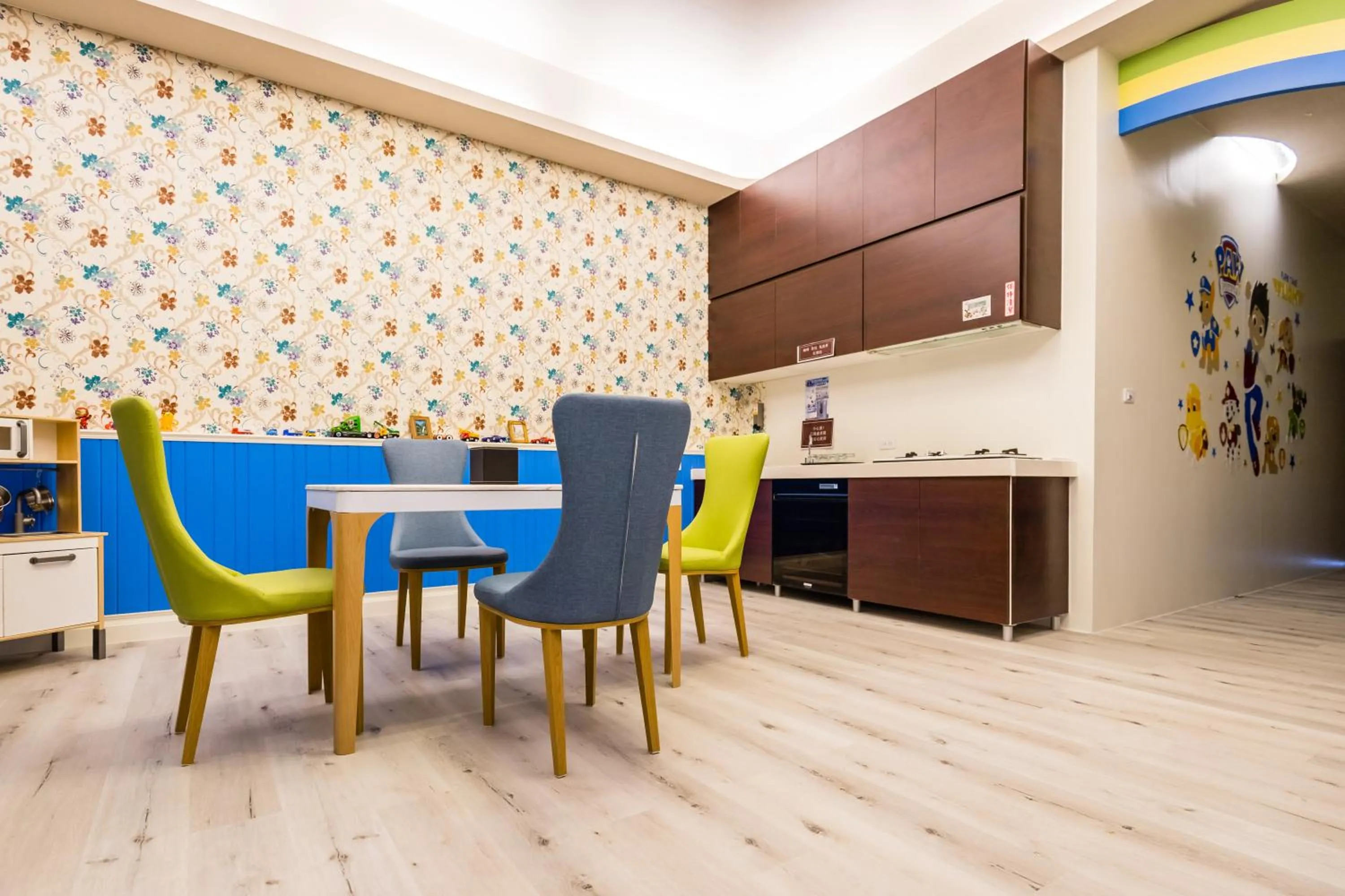 Communal kitchen in The Hide Bed and breakfast