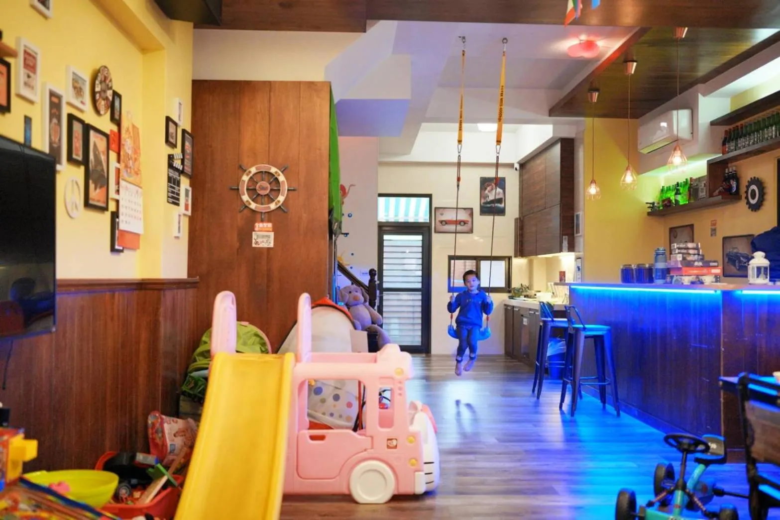 Children play ground in The Hide Bed and breakfast
