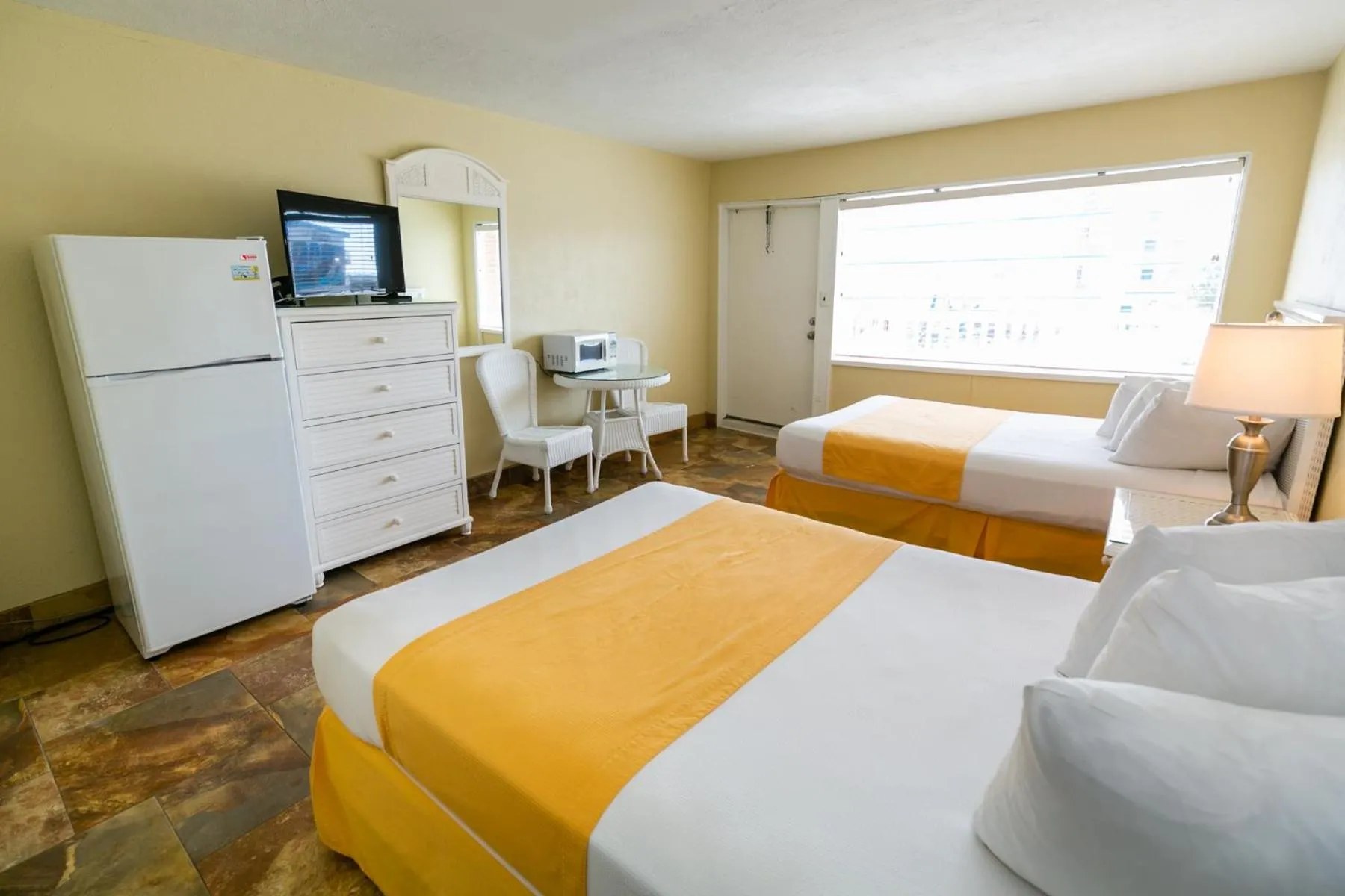 Bed in American Safari Motel Wildwood Crest Beach