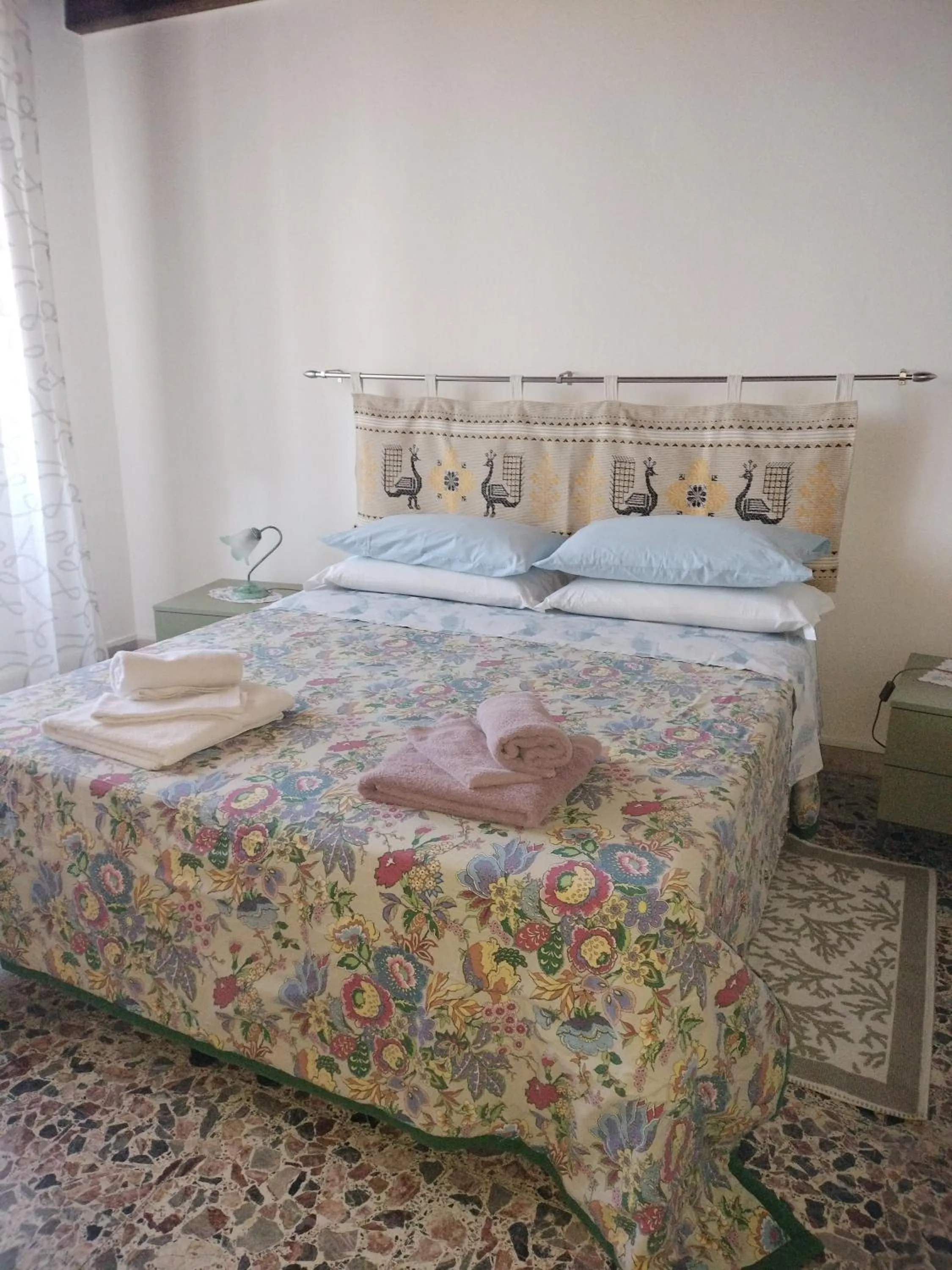 Photo of the whole room, Bed in La Casa Rossa