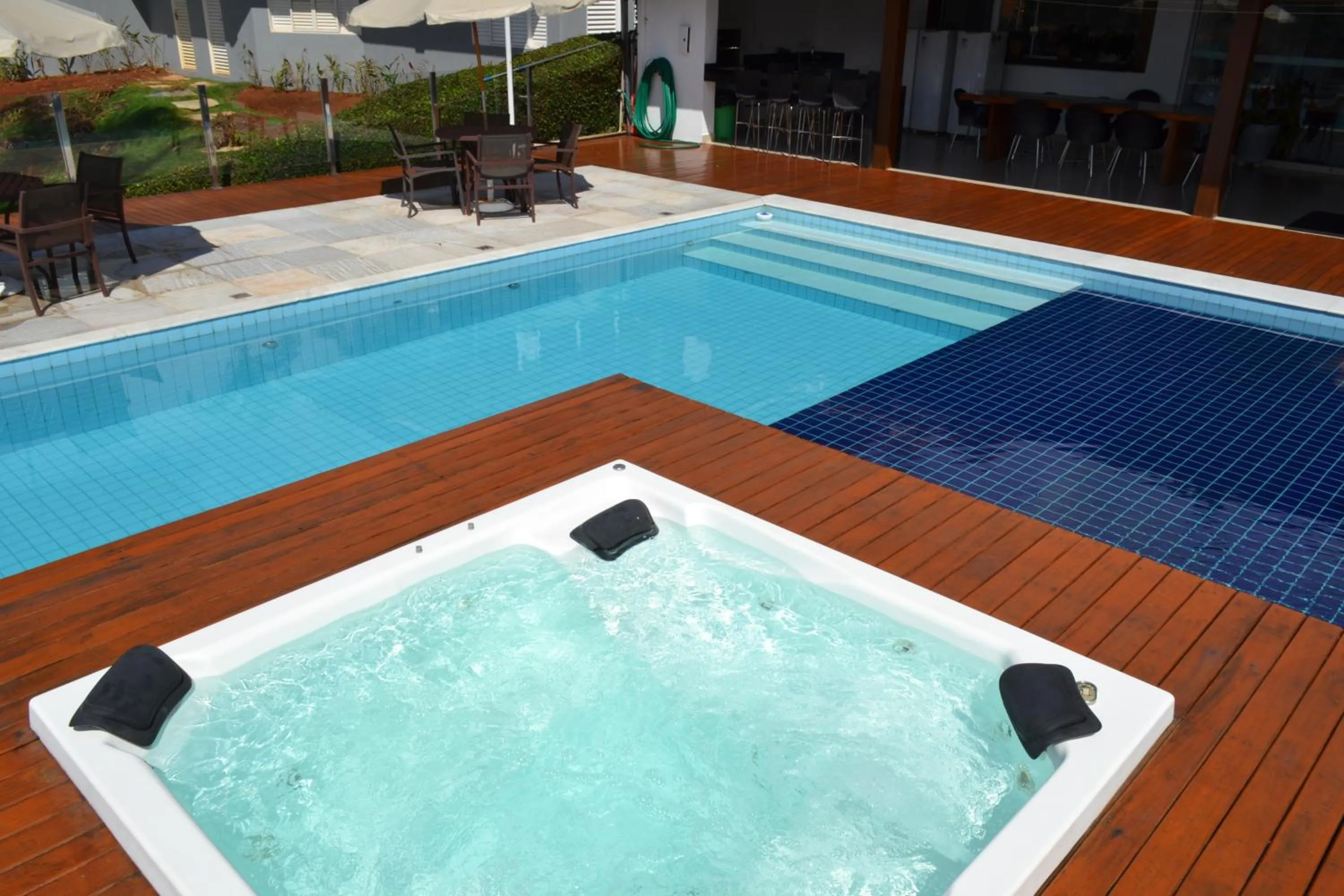 Pool view in Pousada Suítes do Lago