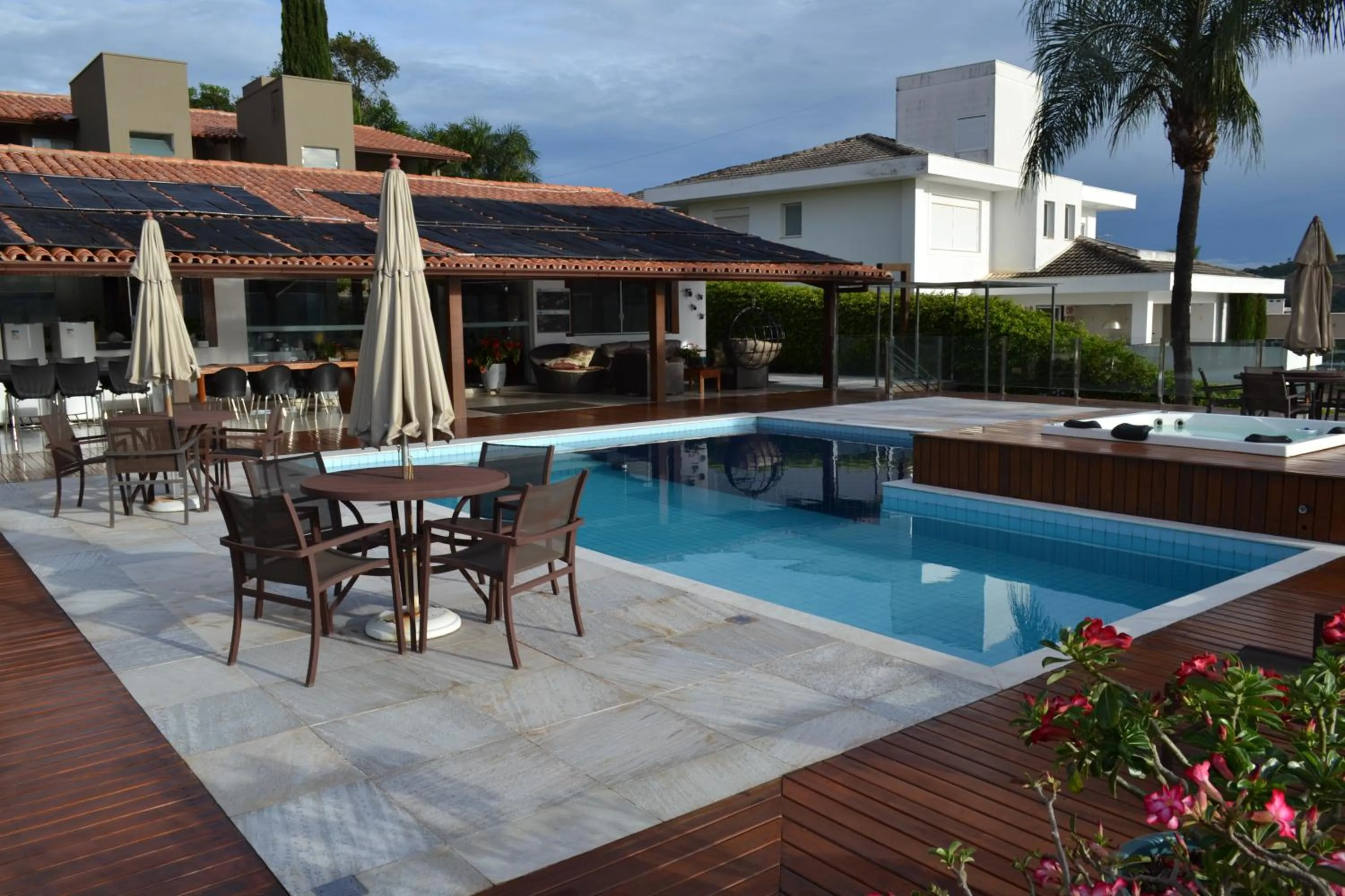 Pool view in Pousada Suítes do Lago