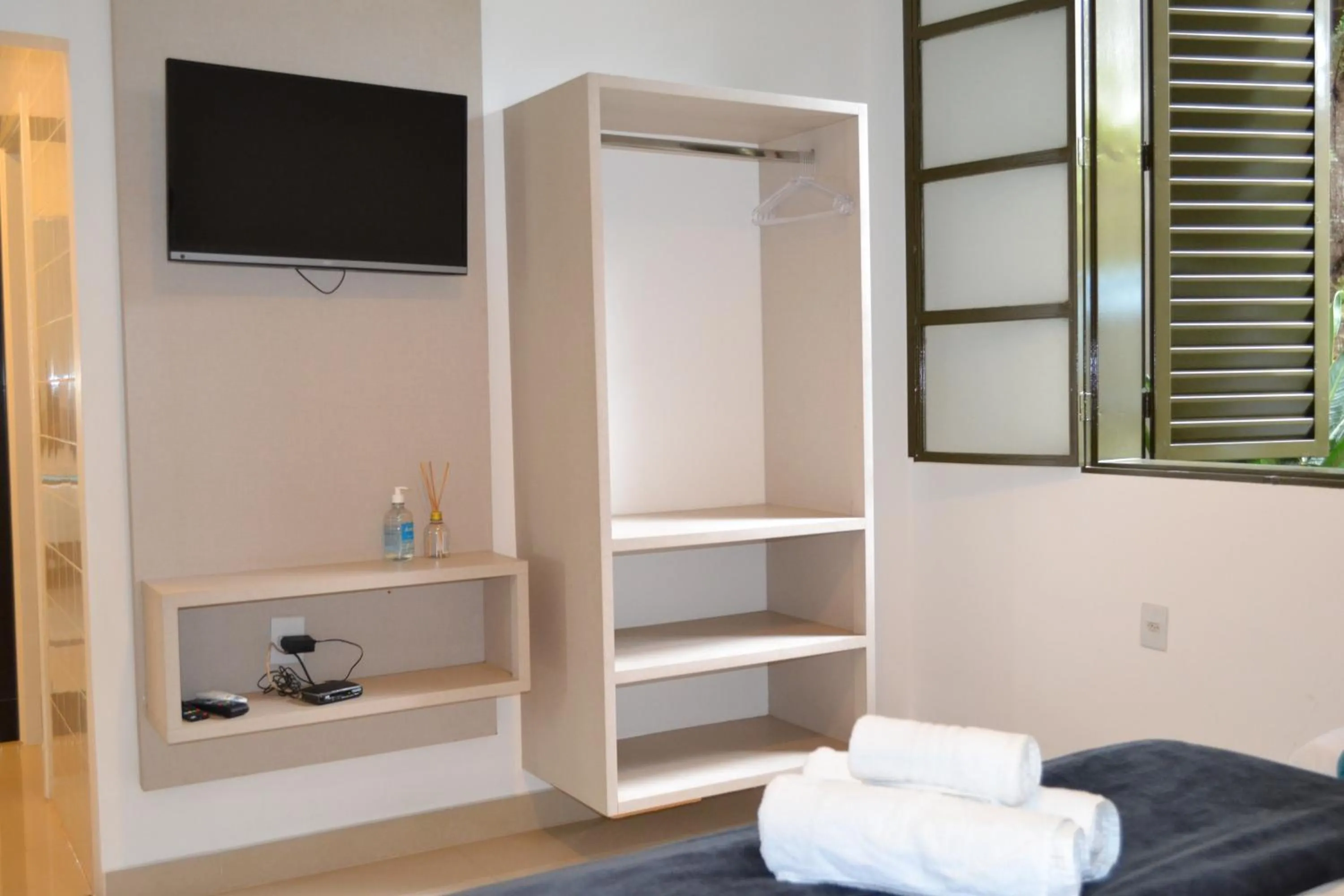 Bedroom, Bed in Pousada Suítes do Lago
