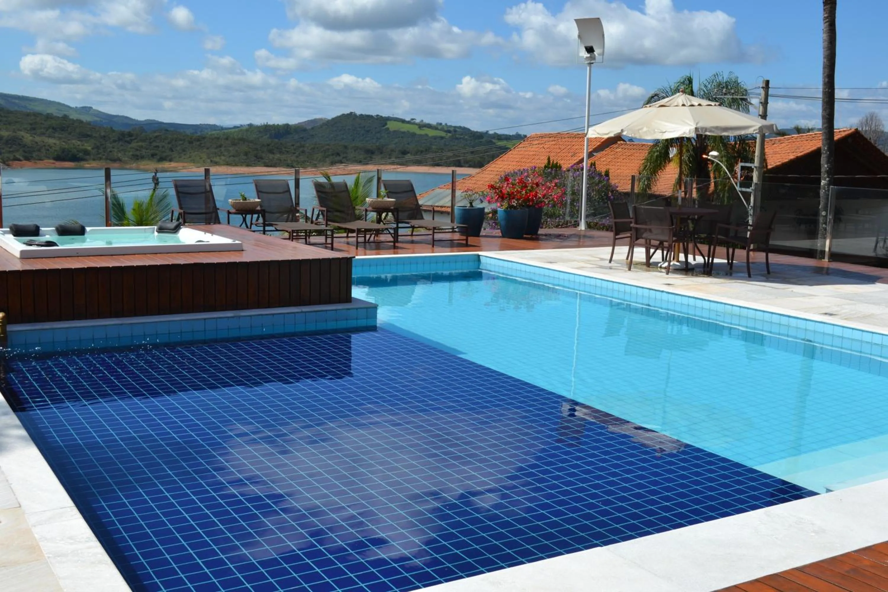 Pool view in Pousada Suítes do Lago