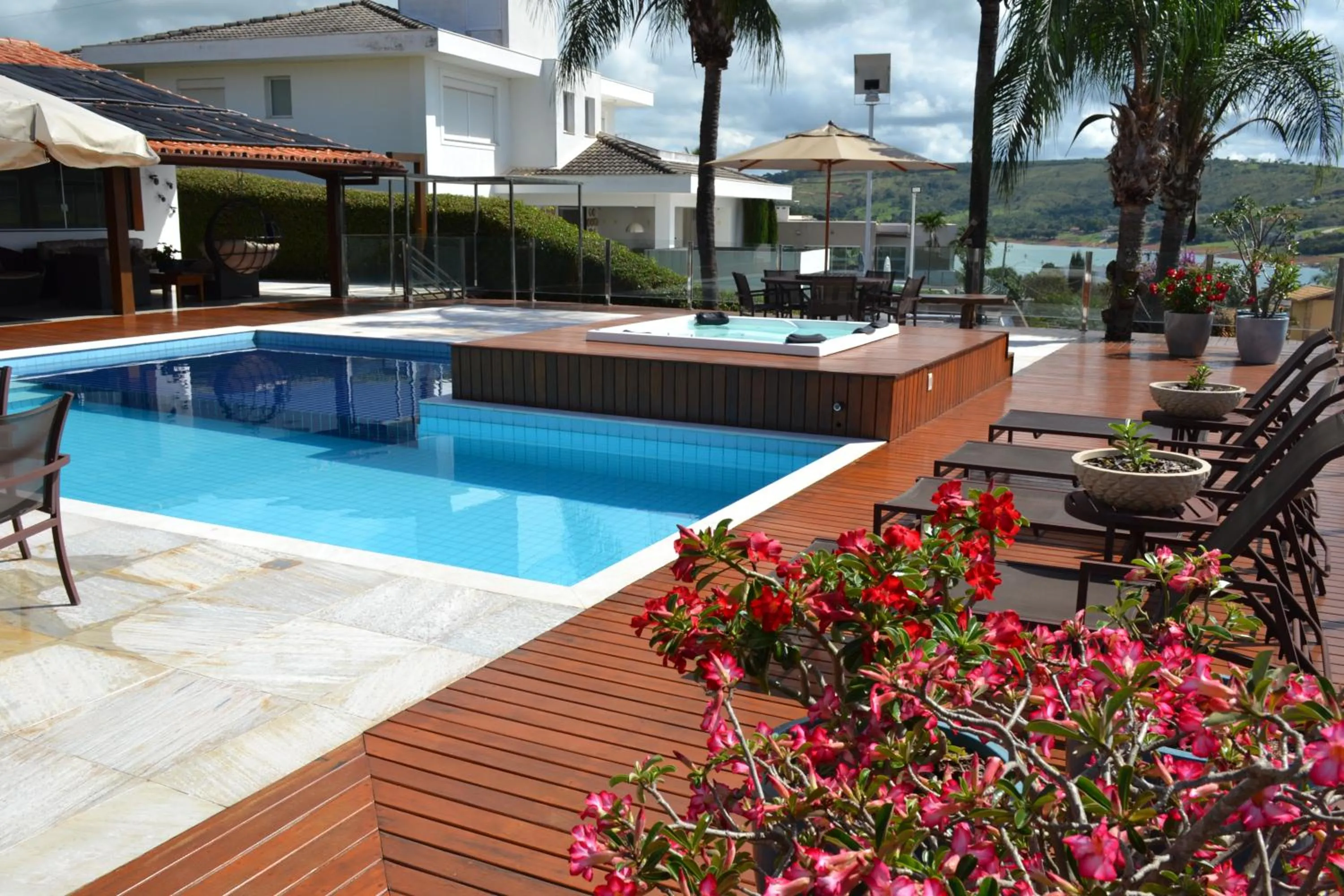 Pool view in Pousada Suítes do Lago