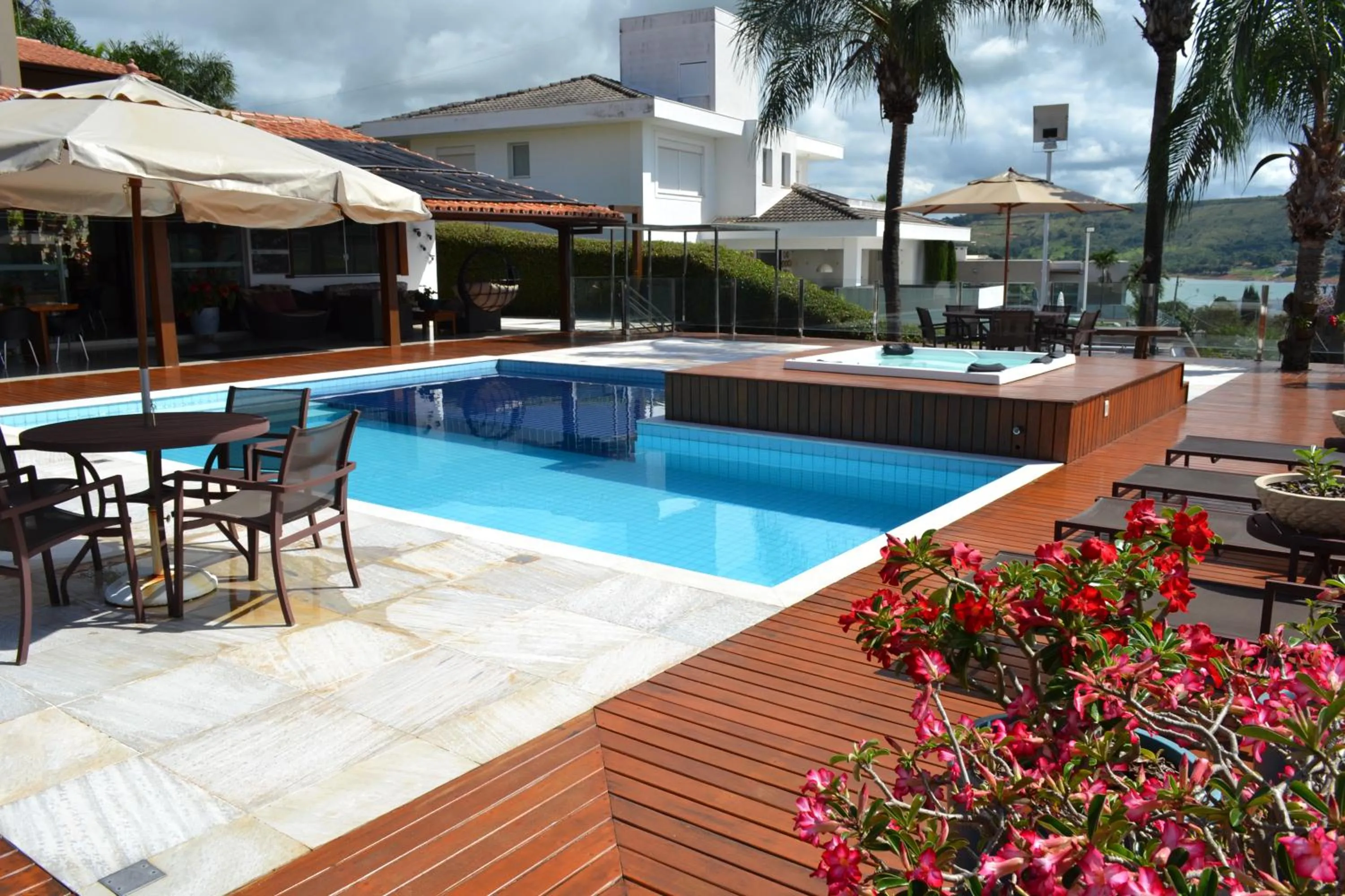 Pool view in Pousada Suítes do Lago