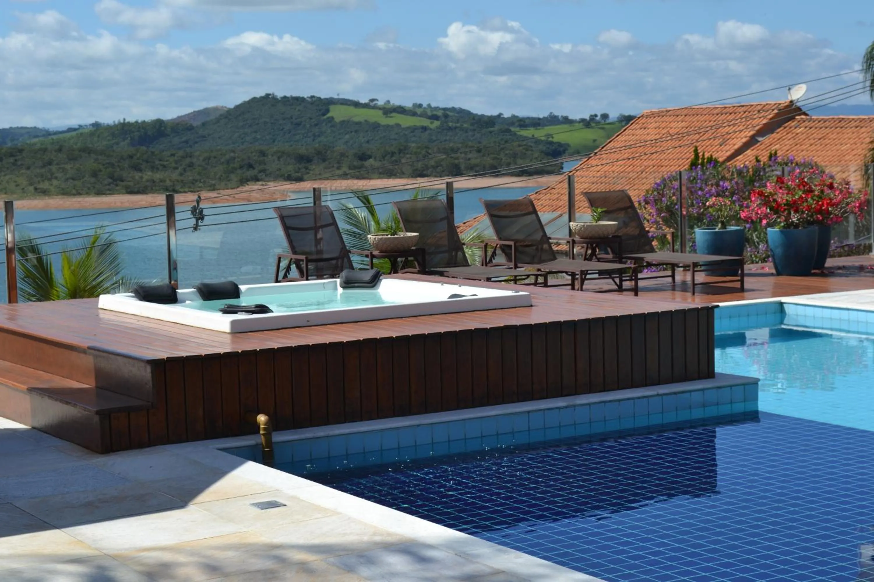 Pool view in Pousada Suítes do Lago