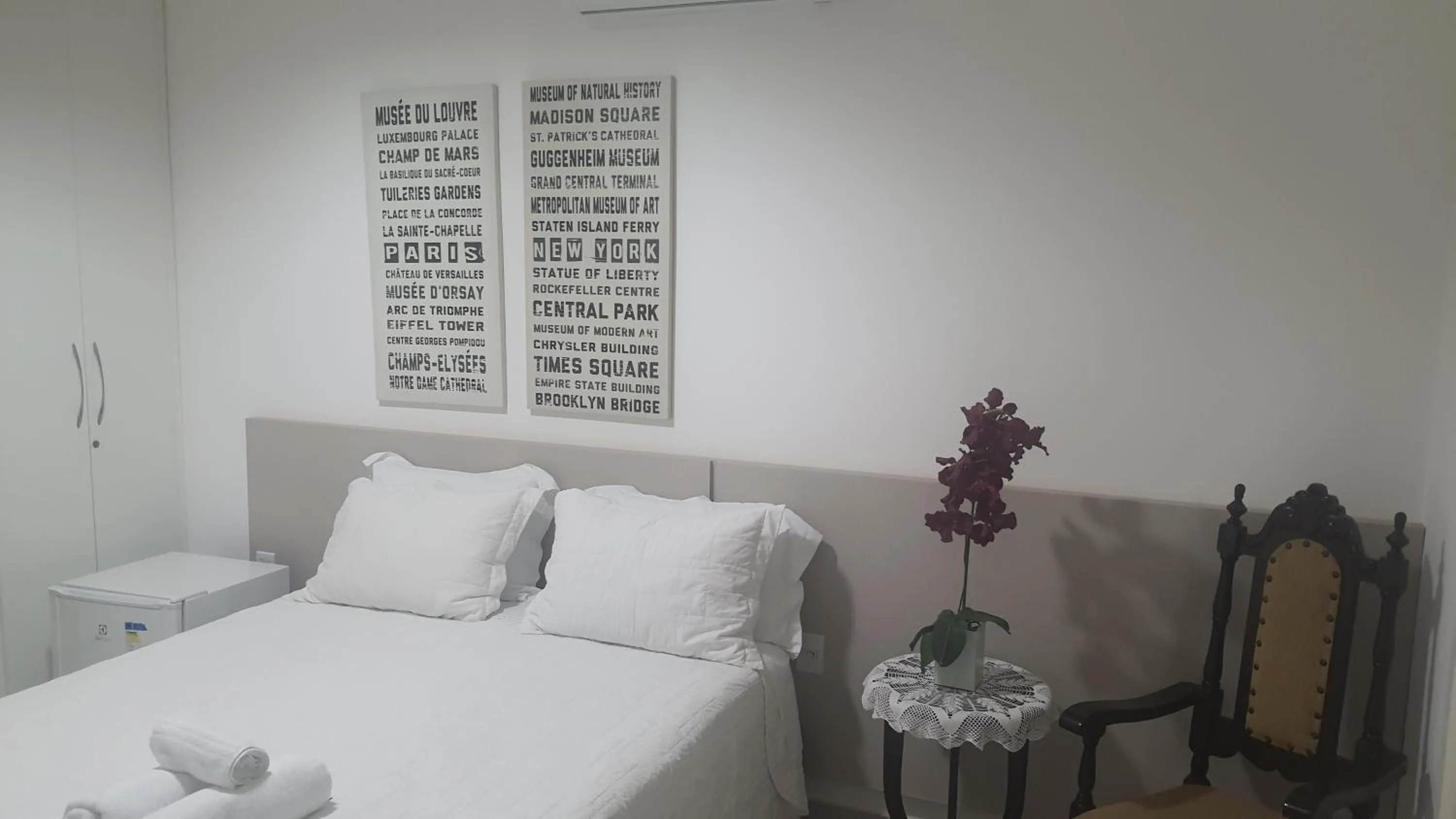 Photo of the whole room, Bed in Pousada Suítes do Lago
