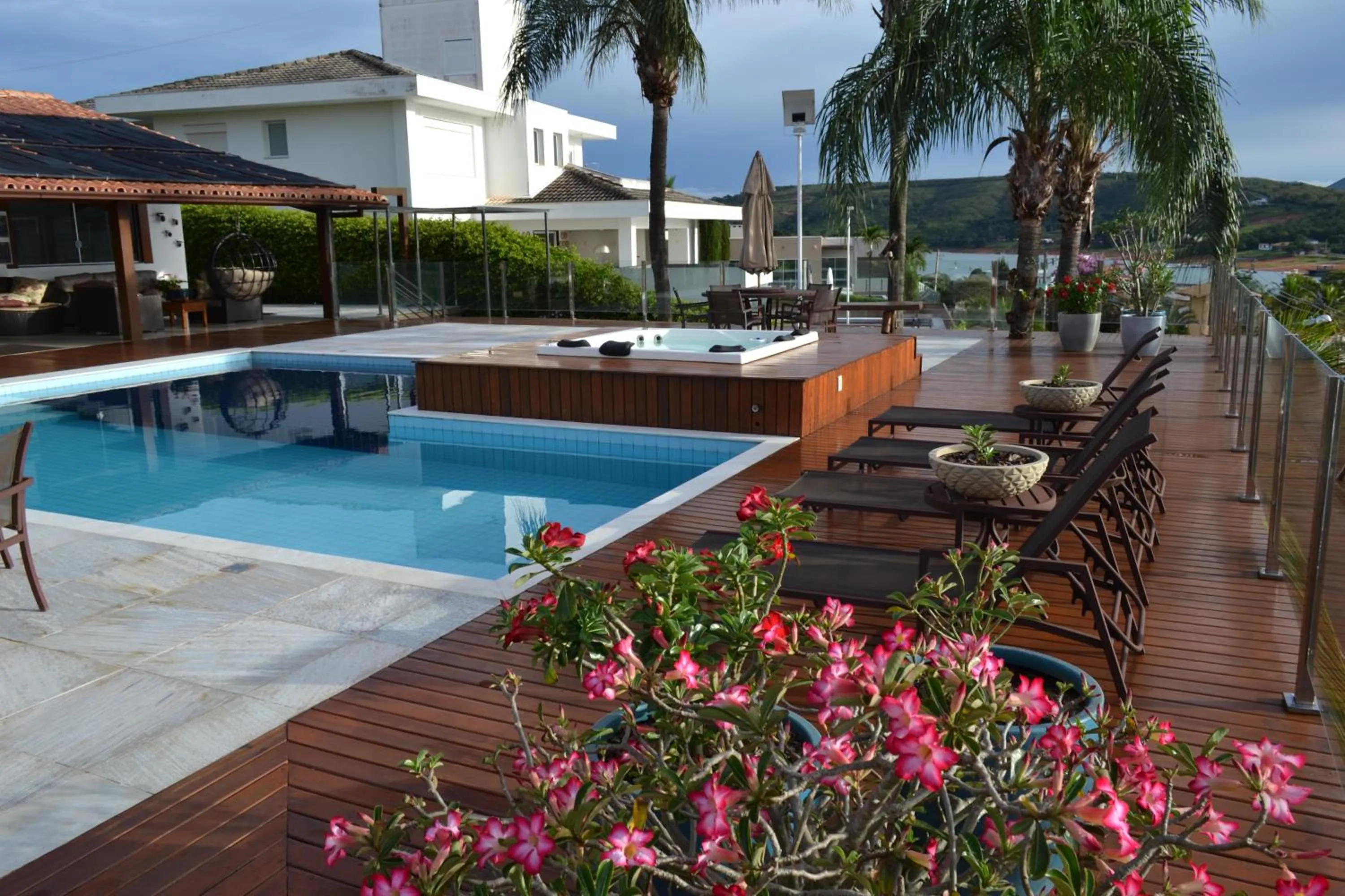 Pool view in Pousada Suítes do Lago