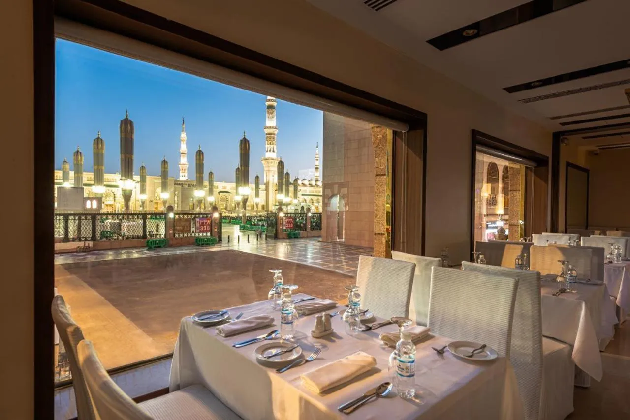 Restaurant/places to eat in Golden Tulip Al-Zahabi