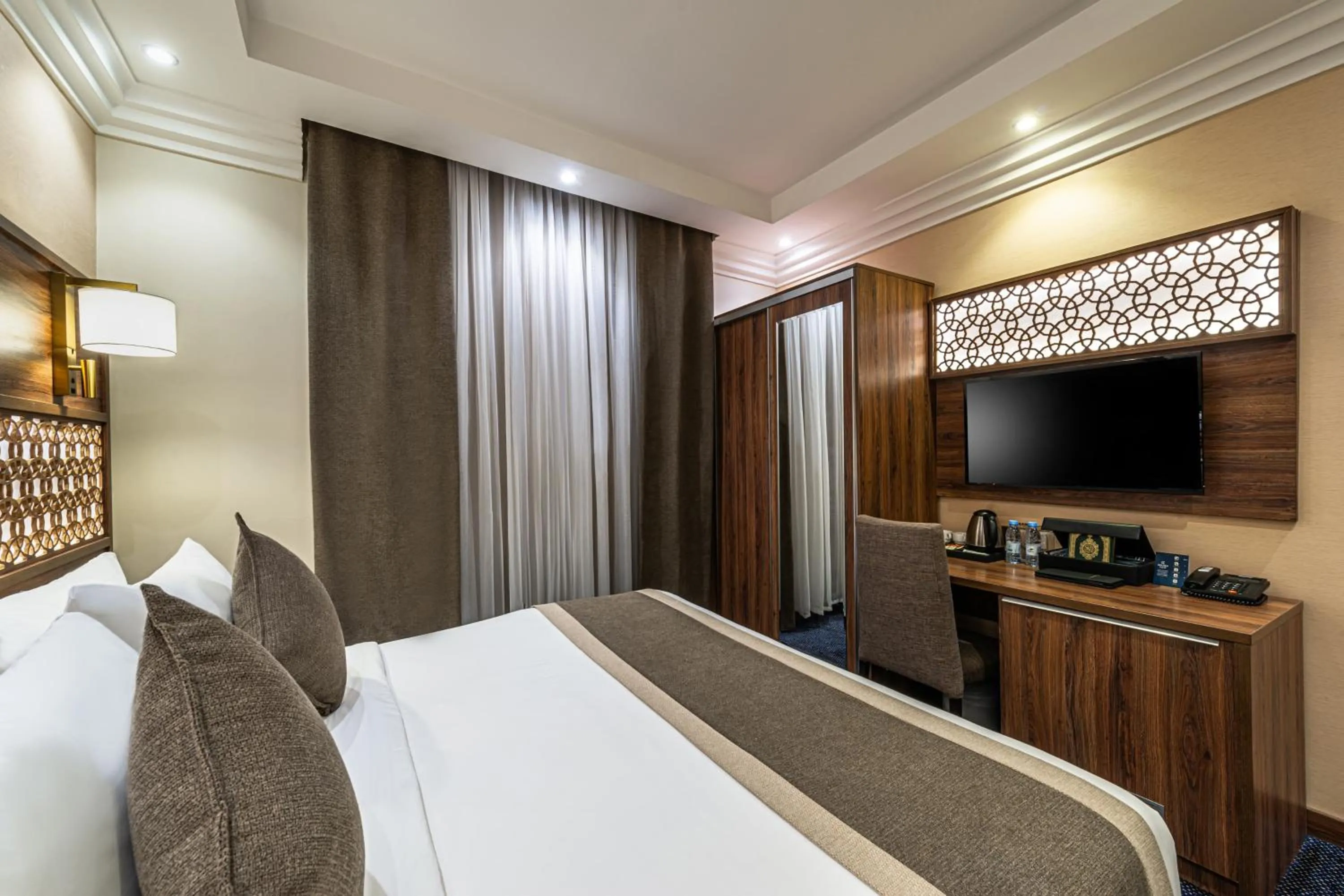 Bed in Golden Tulip Al-Zahabi